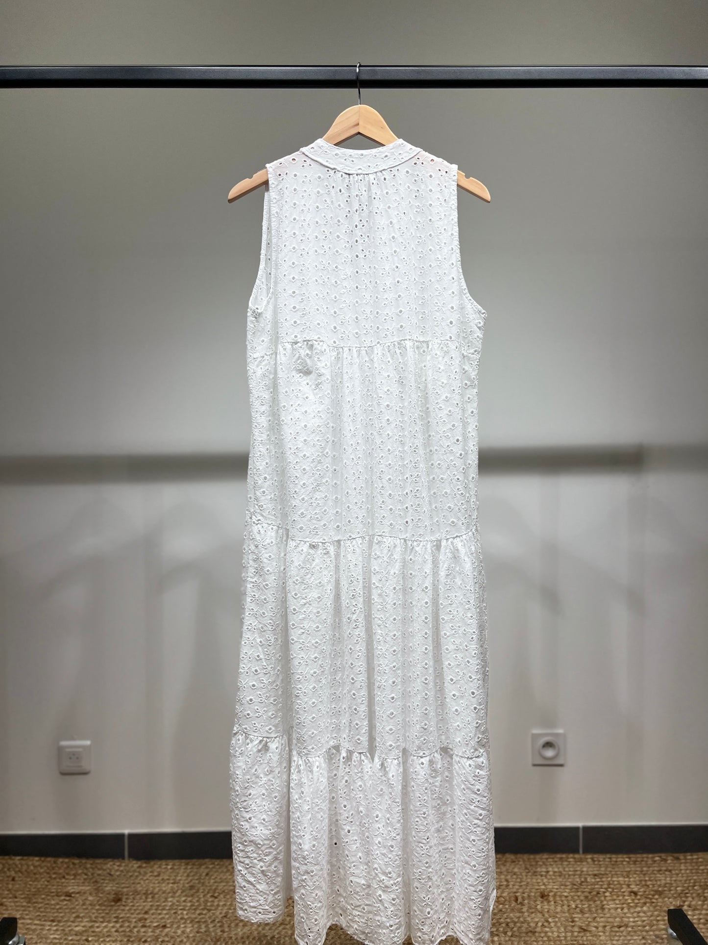 Robe Boutonnée Brodé Ajouré Motif Fleuri 100% Coton