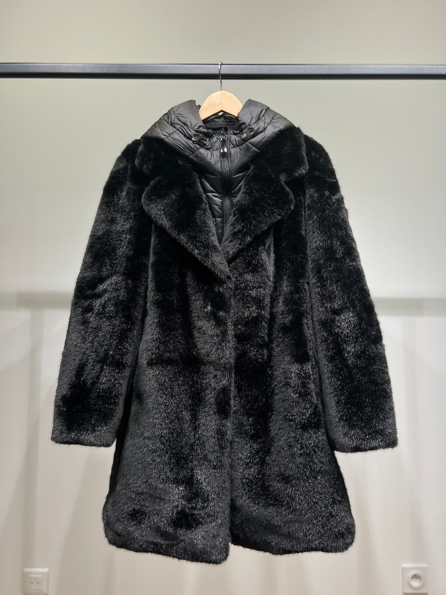 Manteau Fausse Fourrure Capuche Doudoune Amovible Taillé