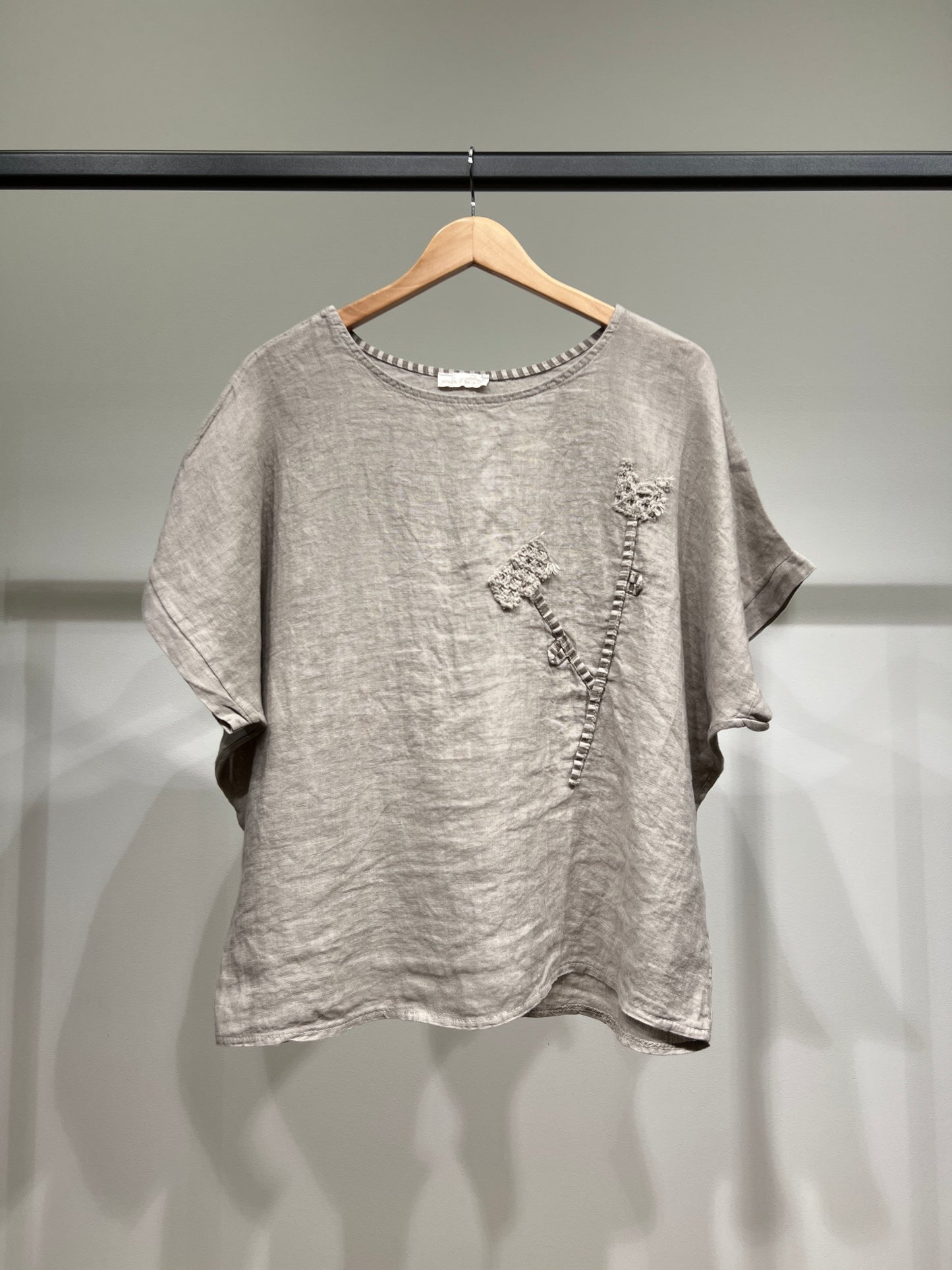 T-Shirt Manche Courte Col Rond à Décoration Florale 100% Lin