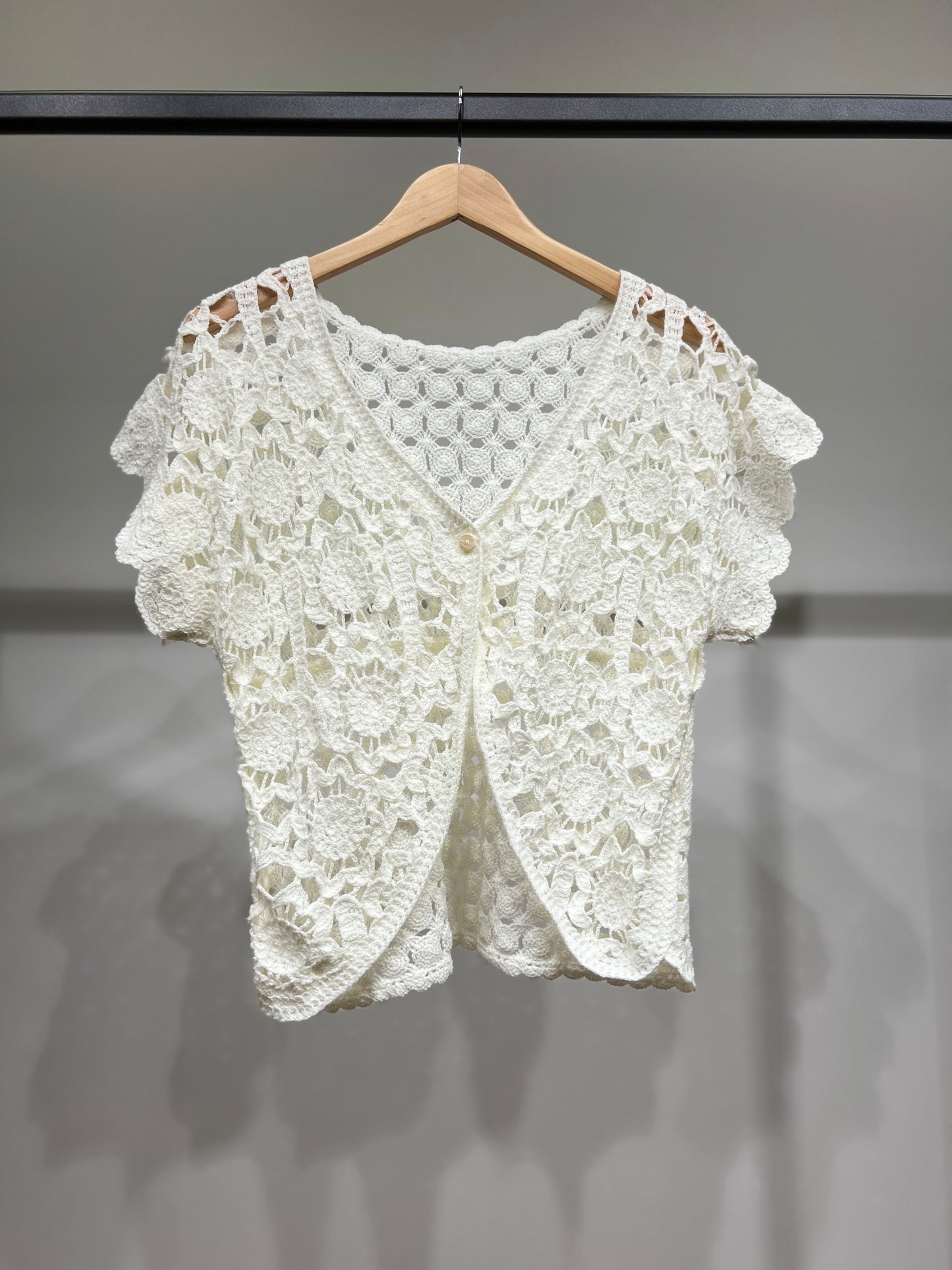 Gilet Court Manche Courte Col V Maille Ajouré Motif Floral