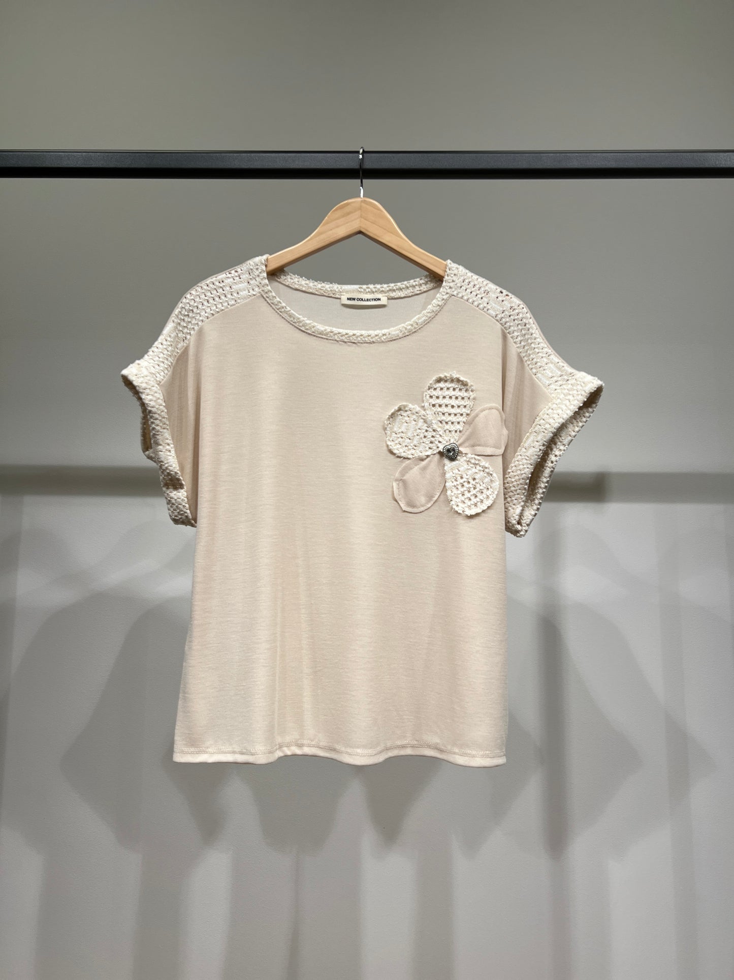 T-Shirt Décoration Maille Motif Floral à Paillette & Bijou 50% Viscose