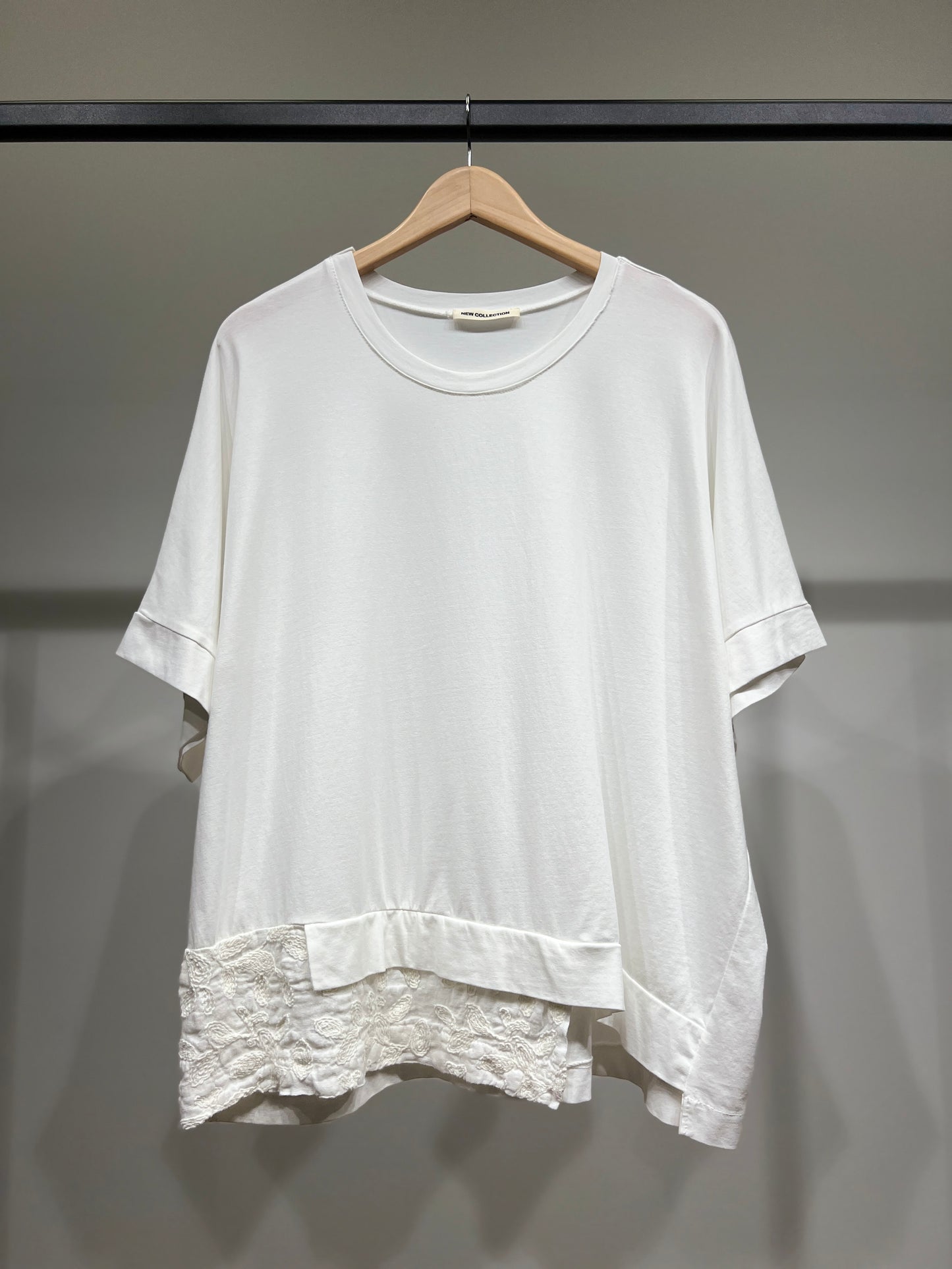 T-Shirt Large Manche Courte Asymétrique Dentelle 100% Coton