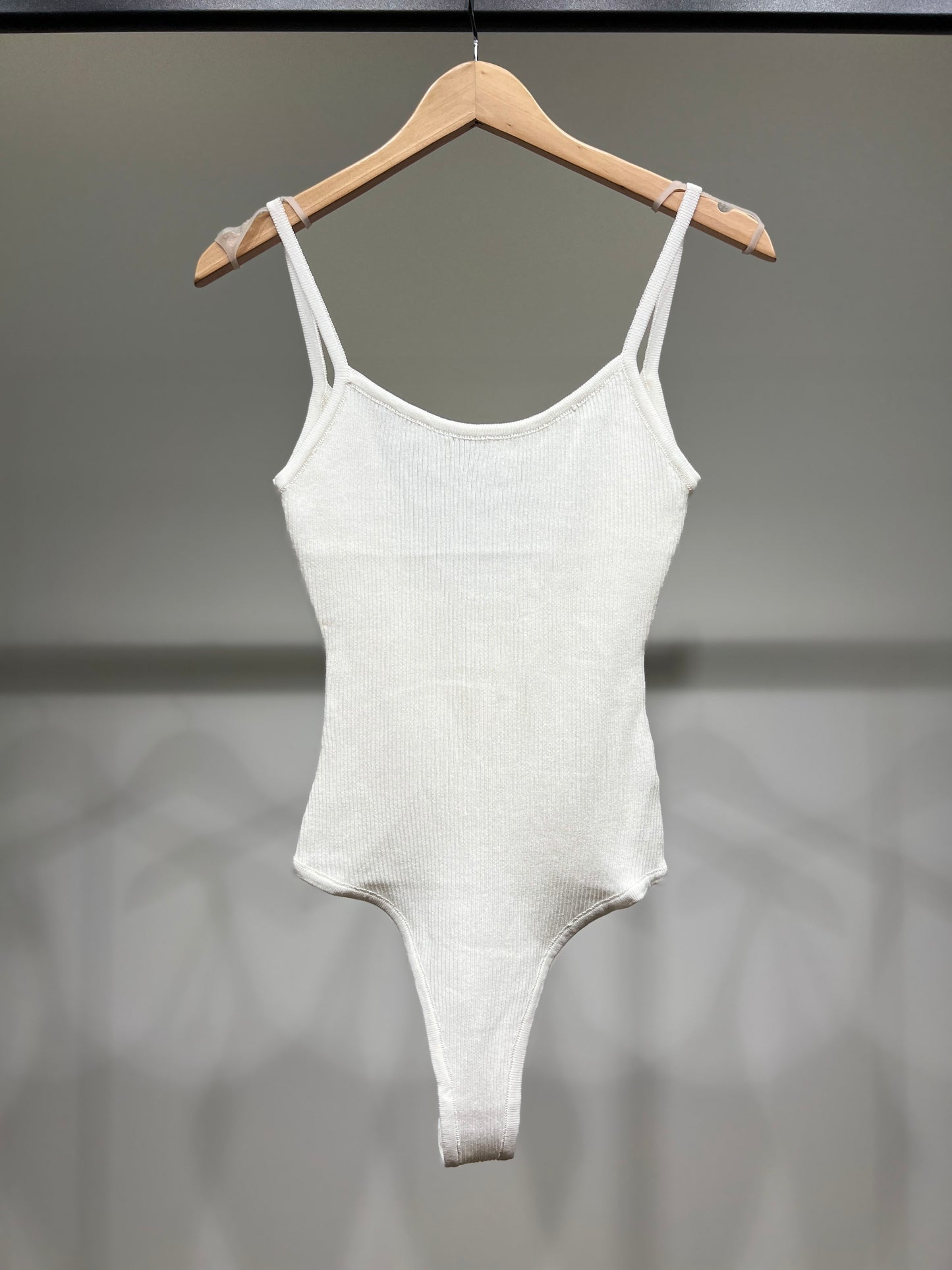 Body Côtelé Bretelles Fines Coupe Échancrée En Viscose Nylon