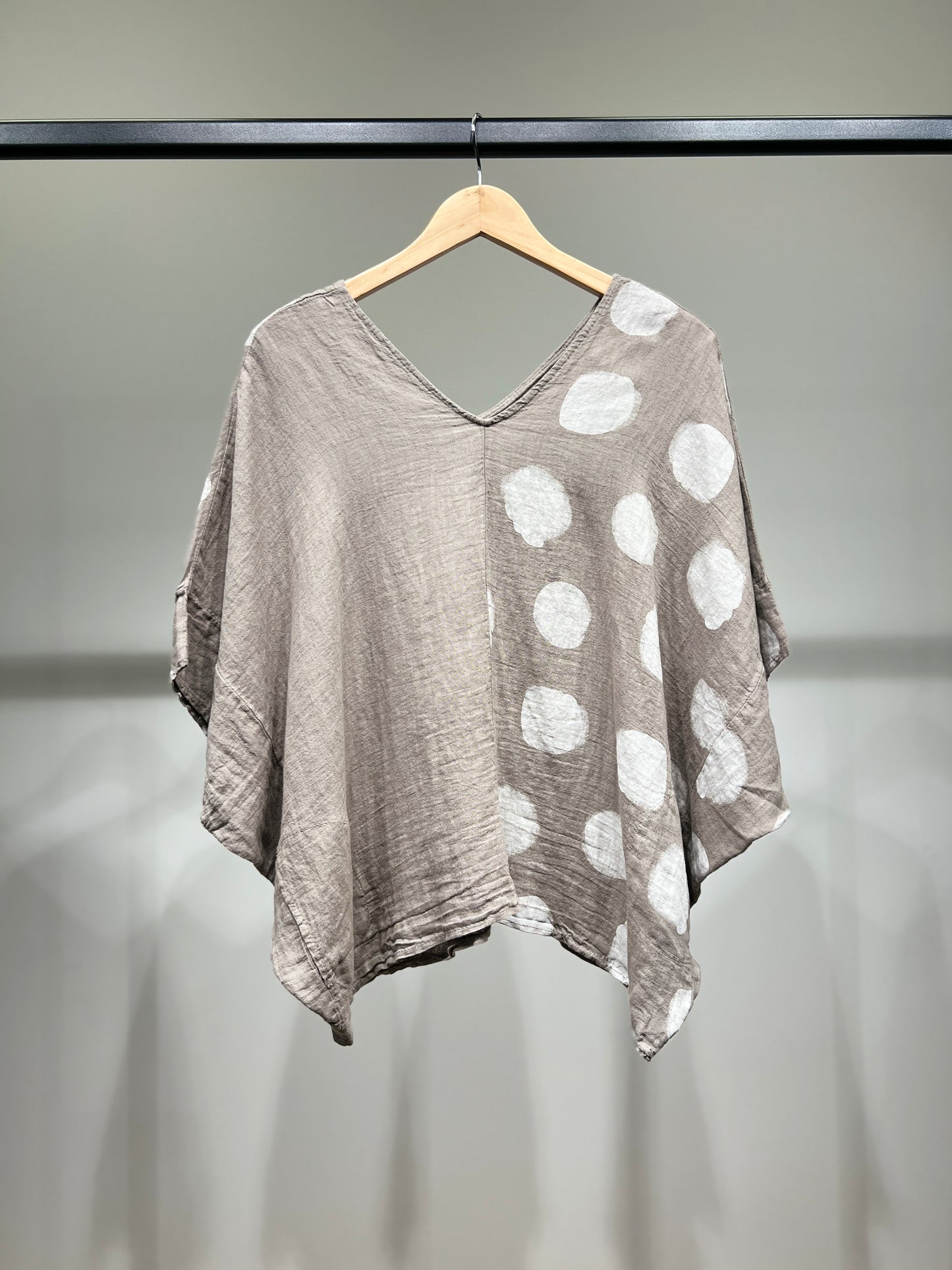 T-Shirt Manche Chauve Souris Col V à Pois 100% Lin