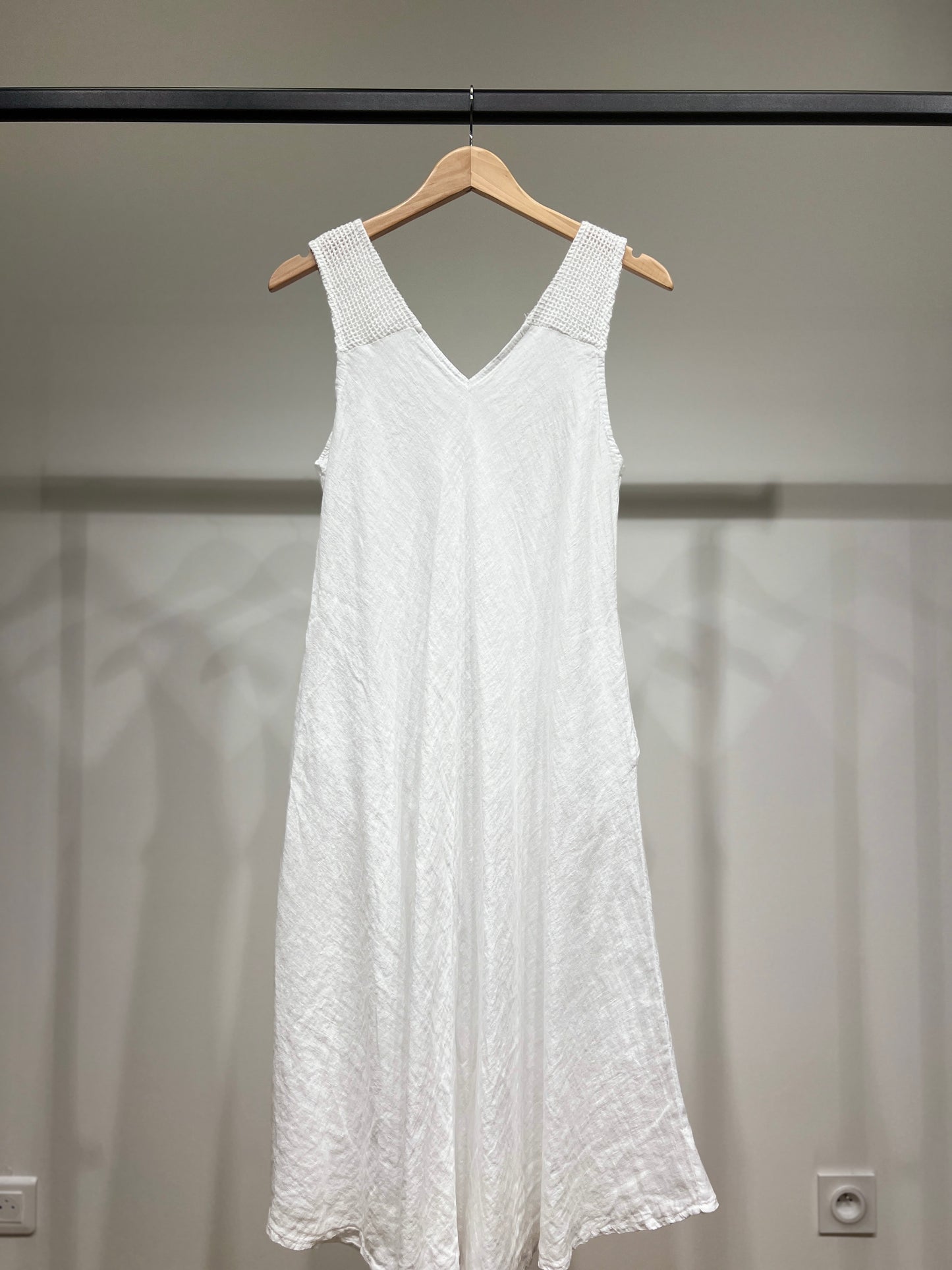 Robe Midi Col V Bretelles Piqués Larges à Poches 100% Lin