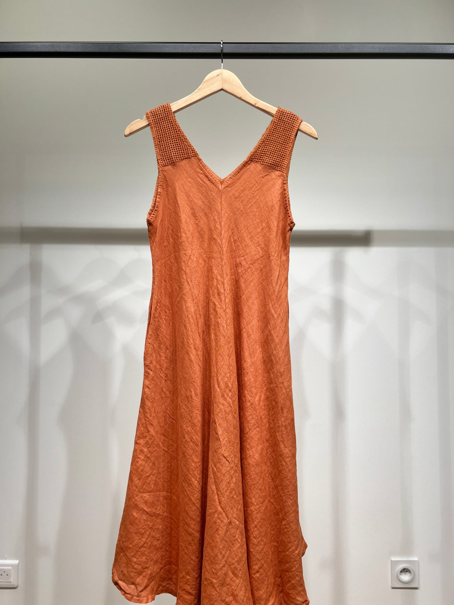 Robe Midi Col V Bretelles Piqués Larges à Poches 100% Lin