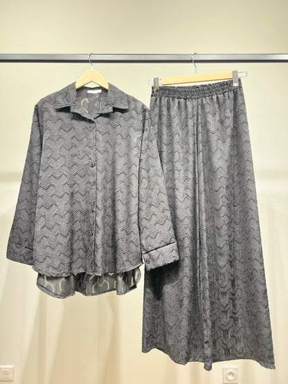 Ensemble Chemisier Pantalon Motif Géométrique Brillant