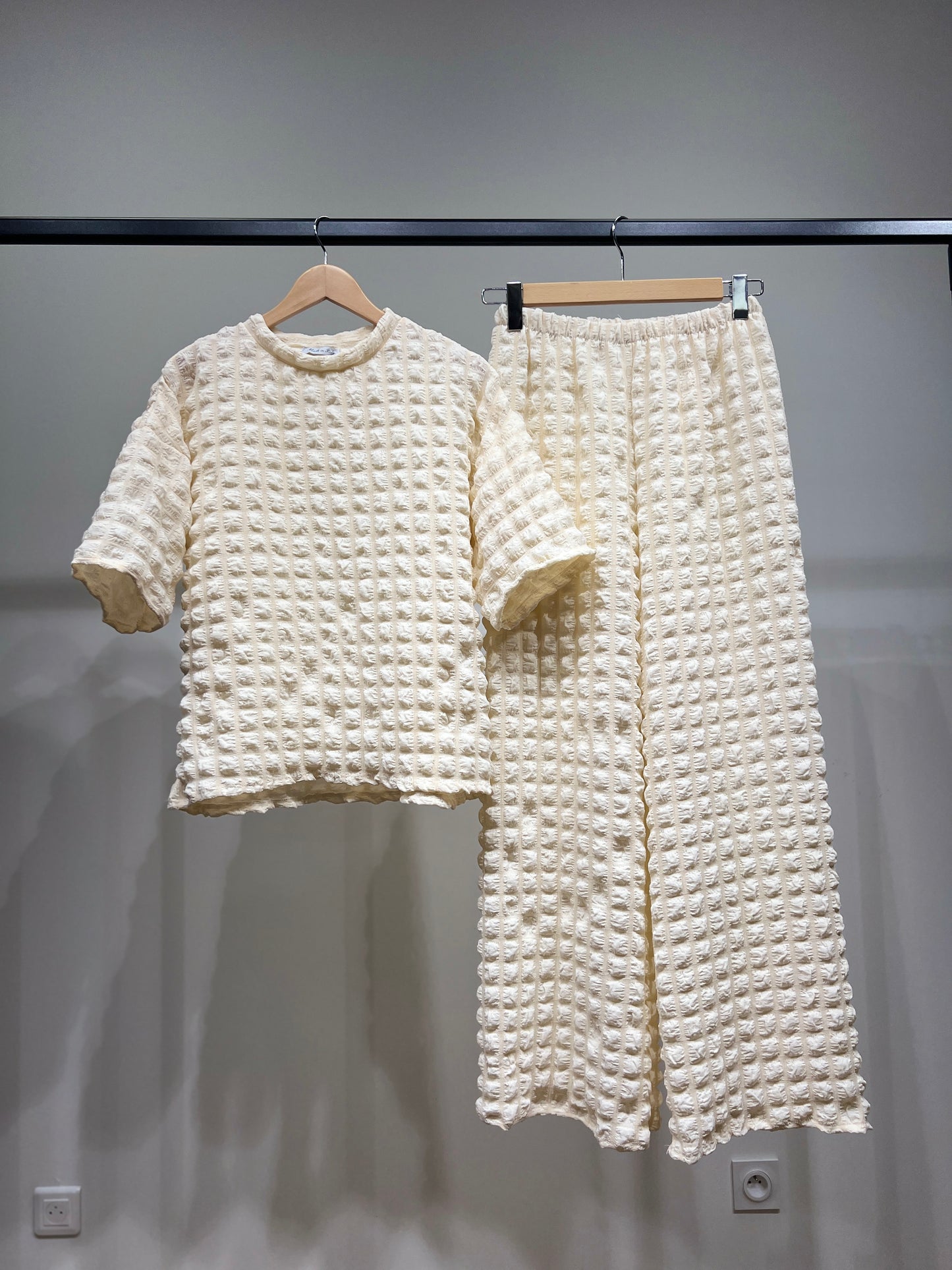 Ensemble Pull & Pantalon Manche Courte Gaufrés