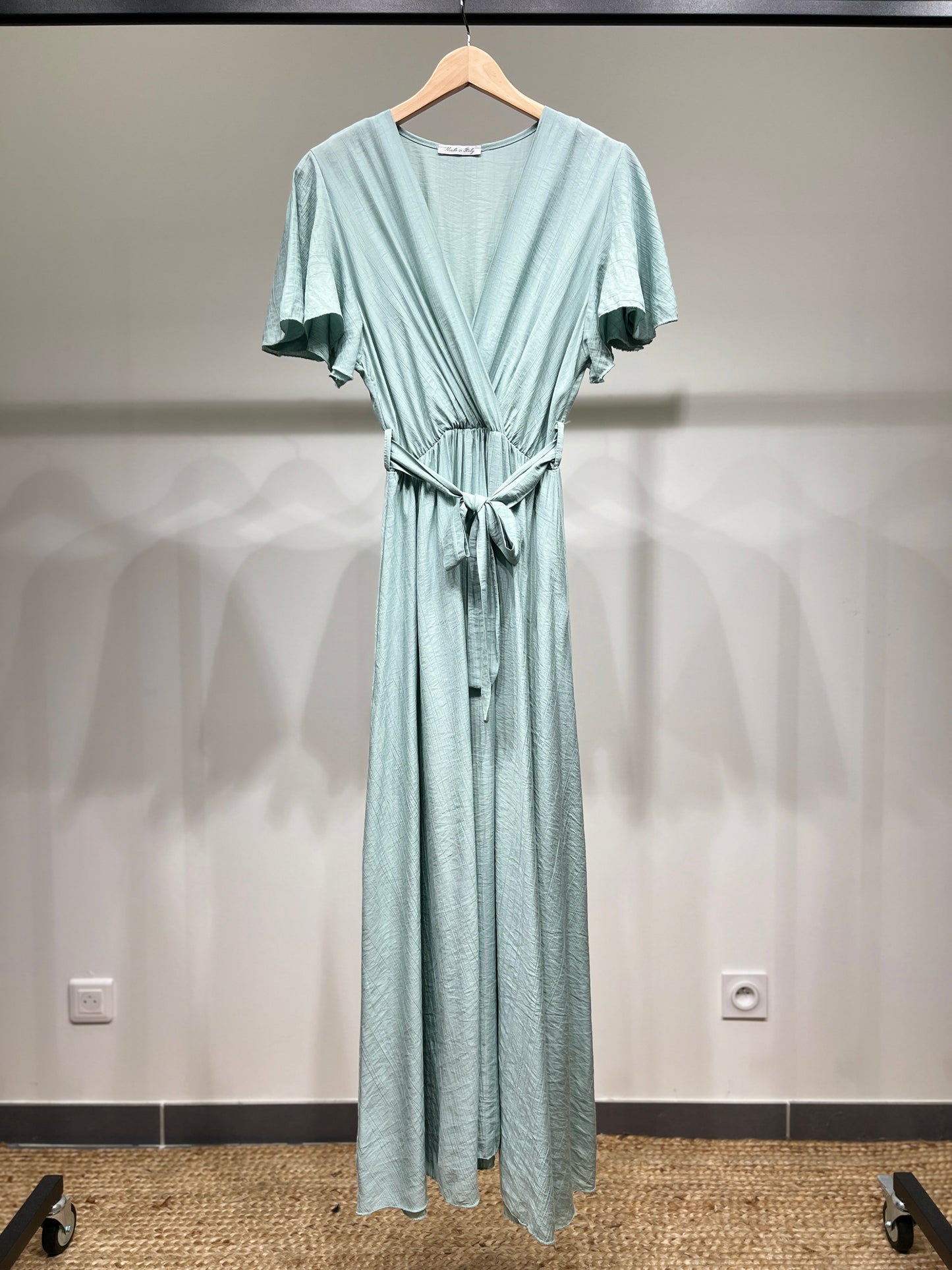 Robe Maxi Cache Cœur à Manches Papillon & Ceinture