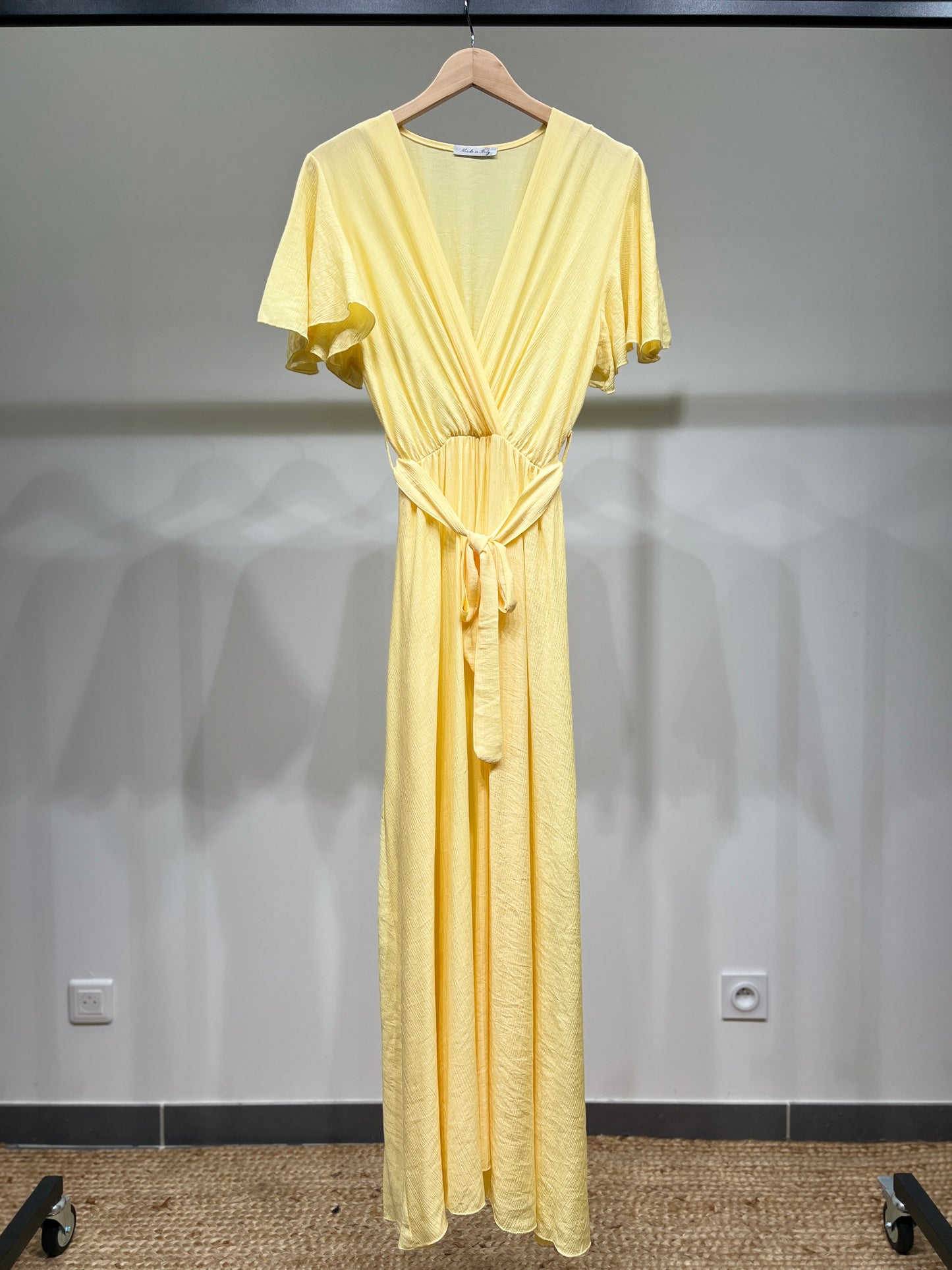 Robe Maxi Cache Cœur à Manches Papillon & Ceinture