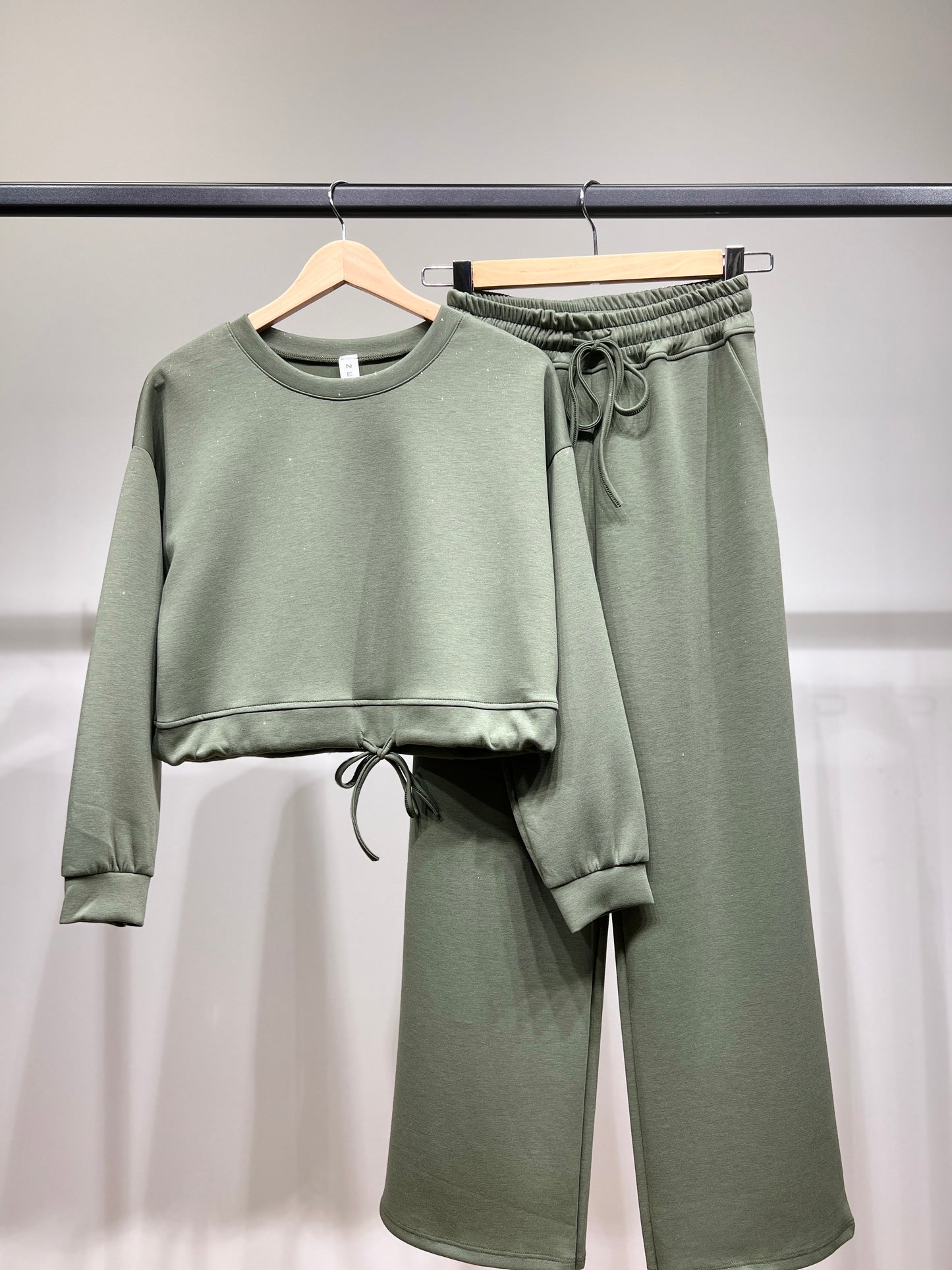Ensemble Sweat & Pantalon Crop Top Cordon Lurex 95% Viscose