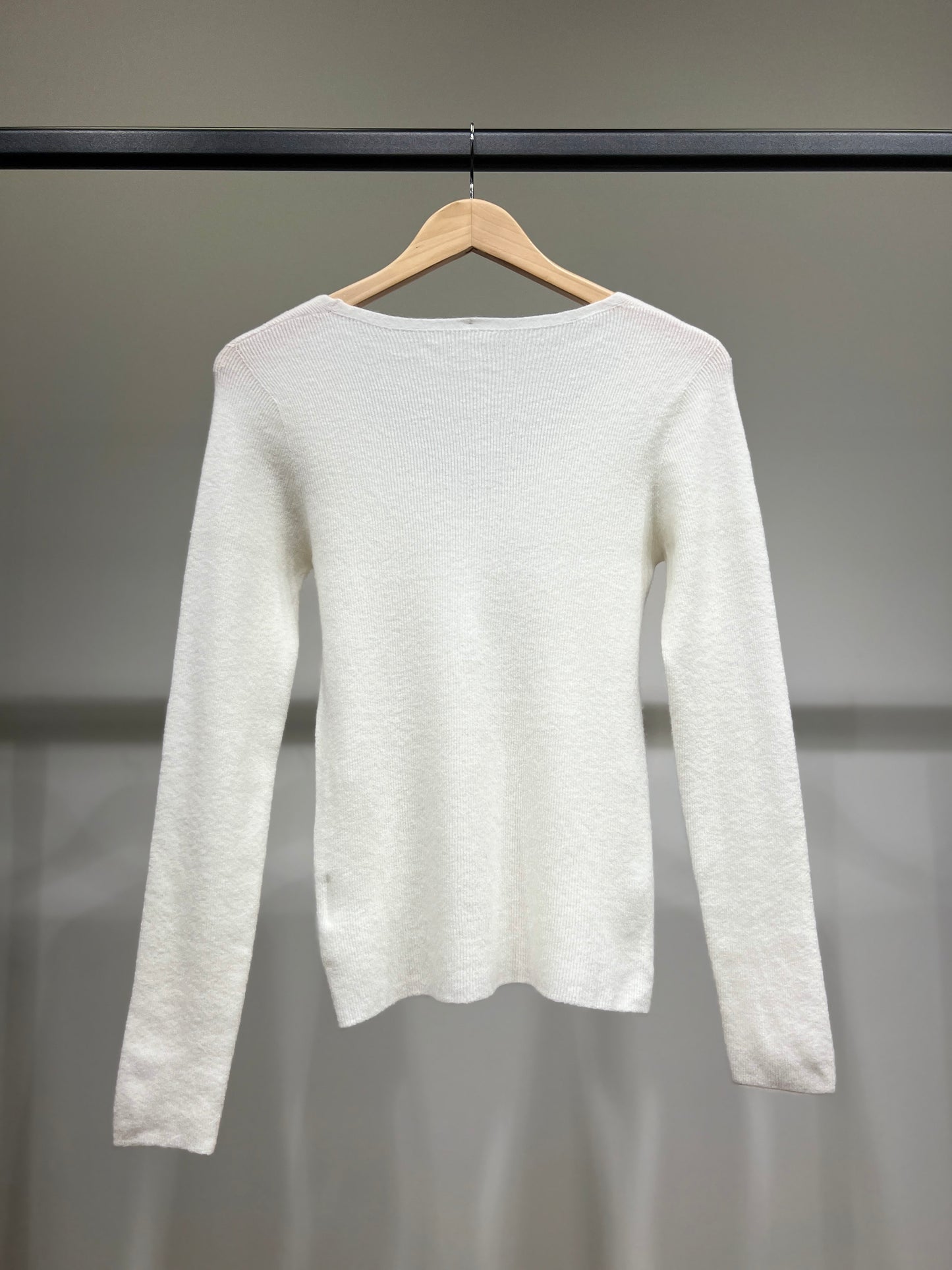 Pull Maille Fine Col V Côtelé Avec Laine Nylon