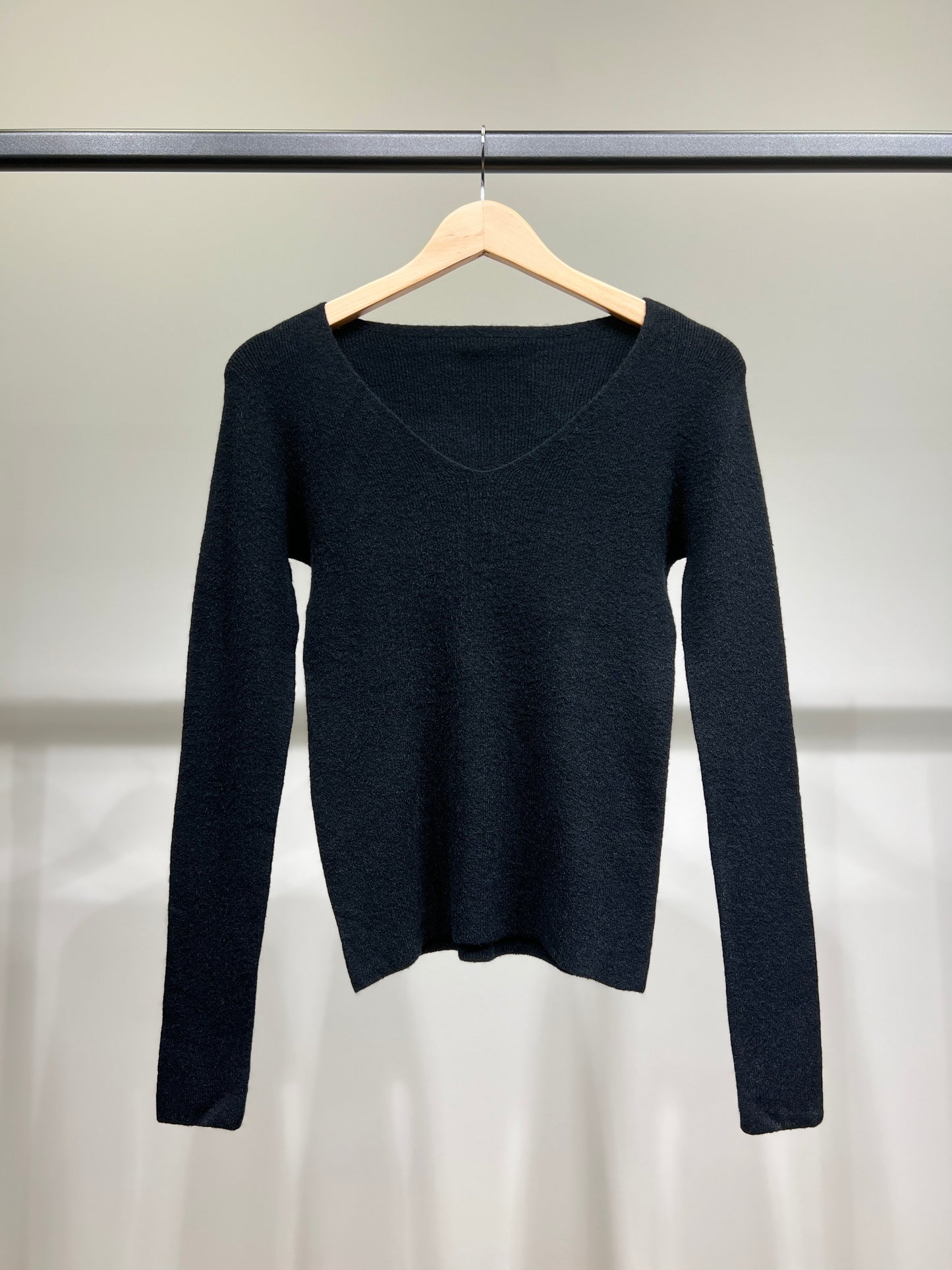 Pull Maille Fine Col V Côtelé Avec Laine Nylon