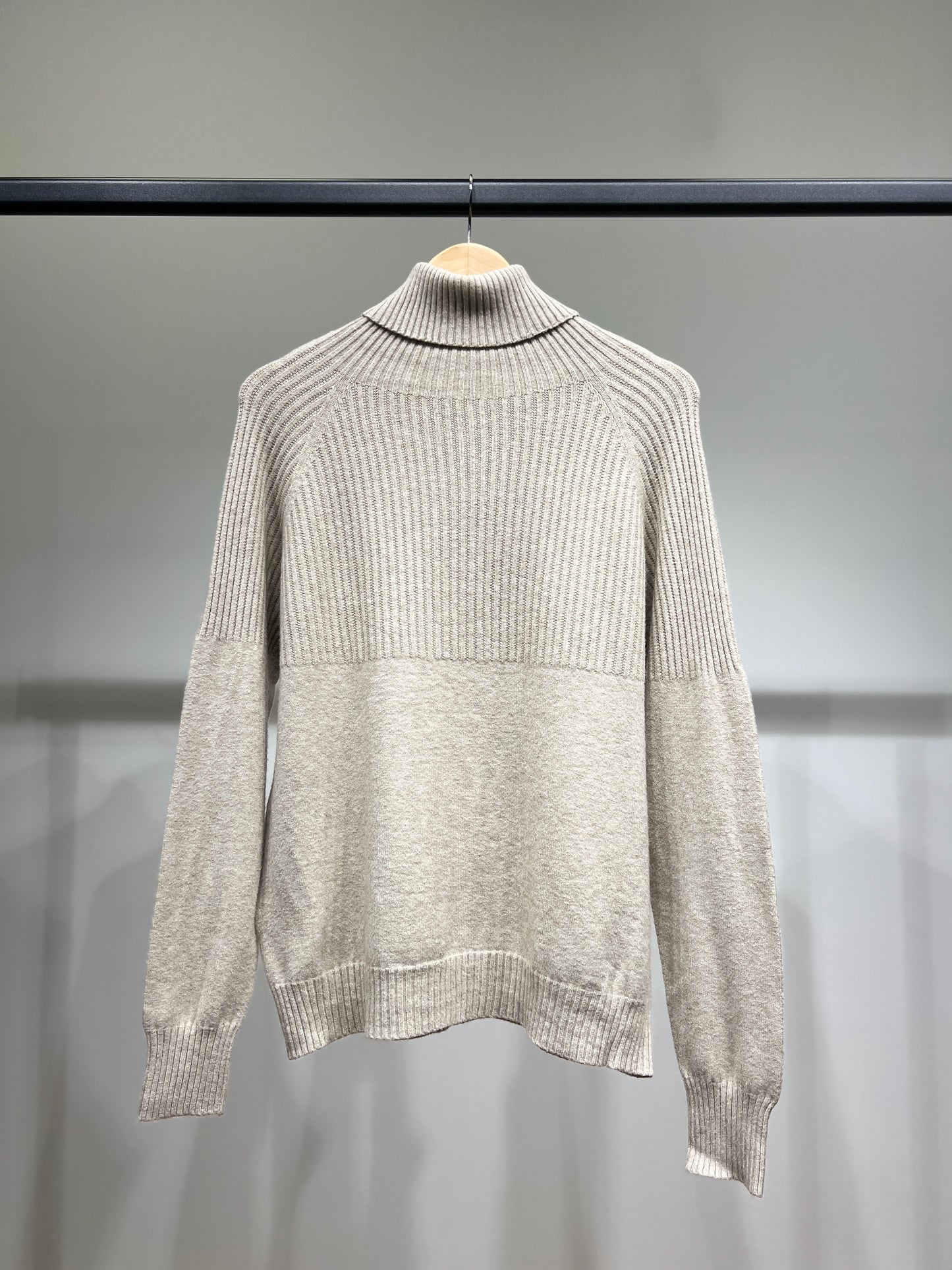 Pull Large Col Roulé Semi-Côtelé Bords-Côtes