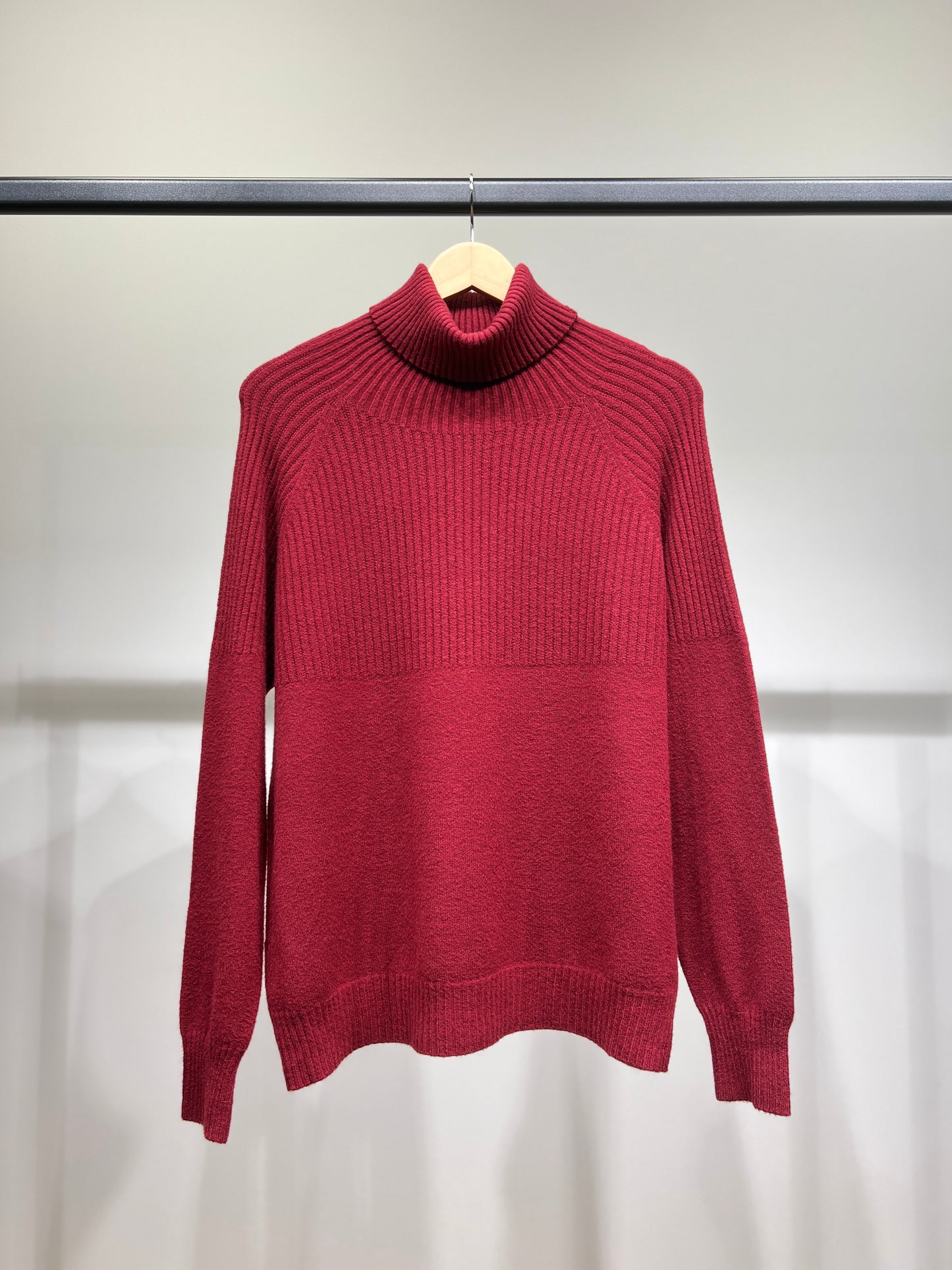 Pull Large Col Roulé Semi-Côtelé Bords-Côtes