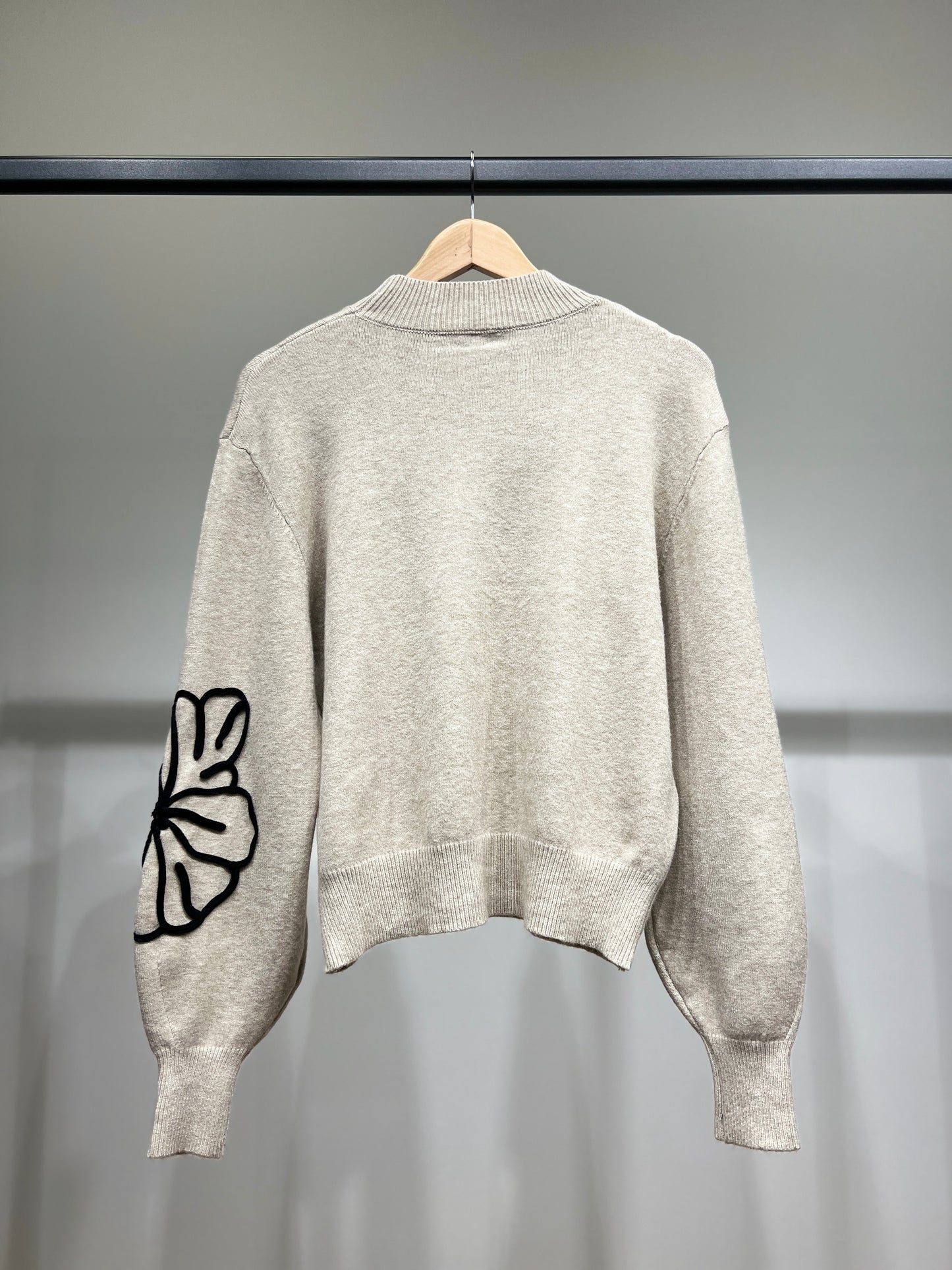 Pull à Manches Ballons Bords-Côtes Motif Floral Brodé