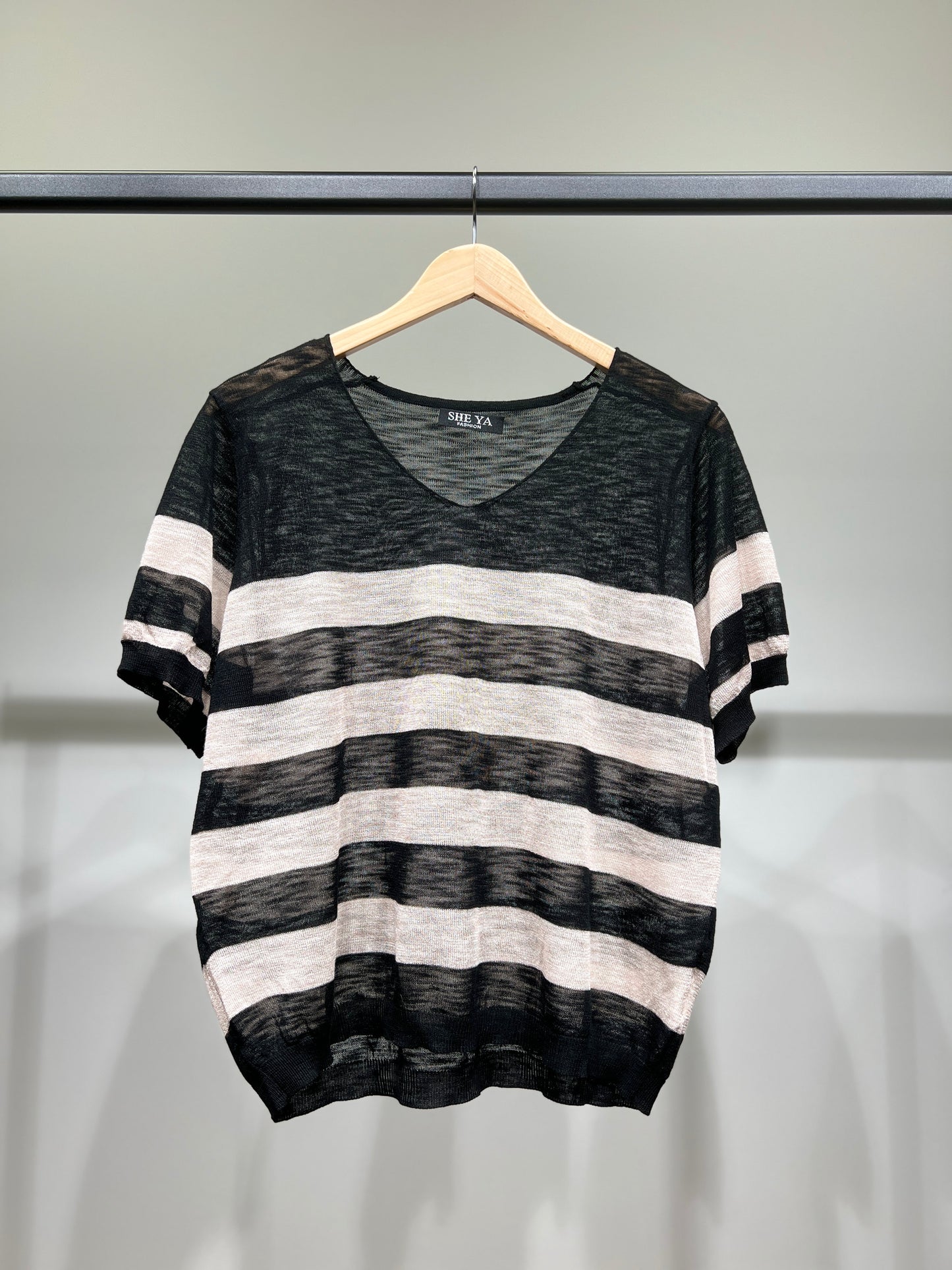 T-Shirt Fin Chiné Motif Marinière Col V à 25% Lin 20% Tencel