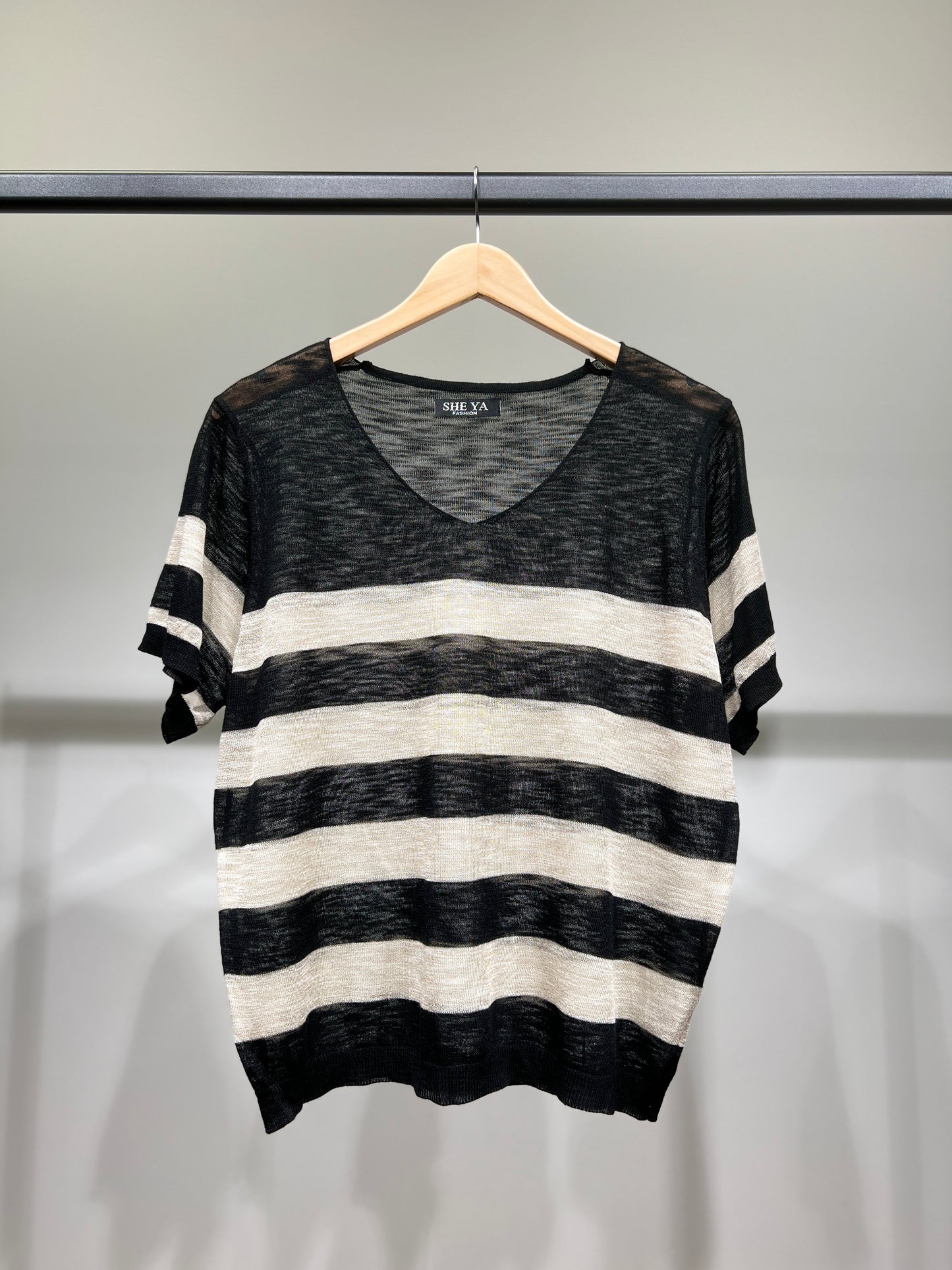 T-Shirt Fin Chiné Motif Marinière Col V à 25% Lin 20% Tencel