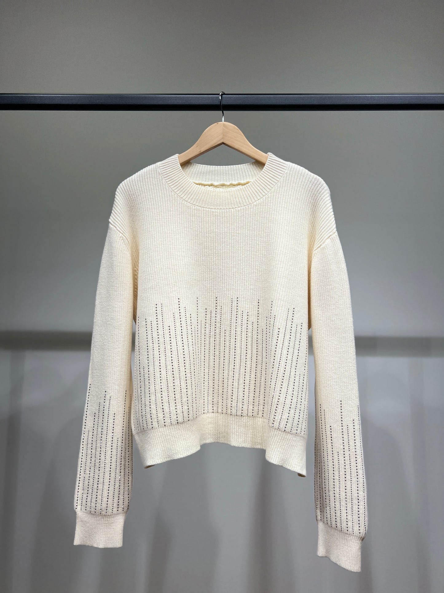 Pull Maille Côtelé Bords Côtes à Bijoux Décoratifs Argentés