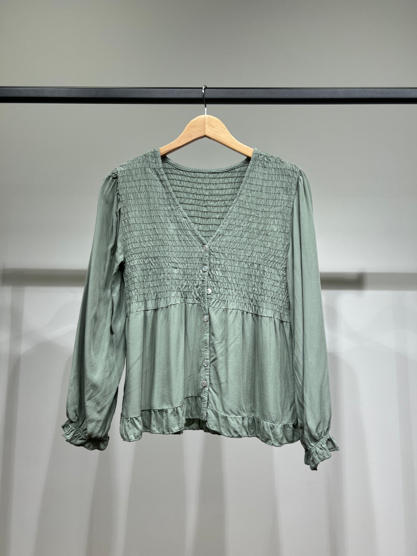 Chemisier Smoké Manche Bouffantes Coupe Peplum 100% Viscose