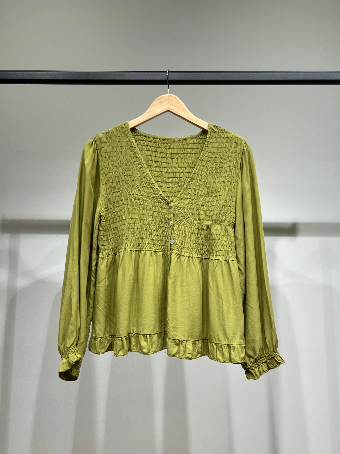 Chemisier Smoké Manche Bouffantes Coupe Peplum 100% Viscose