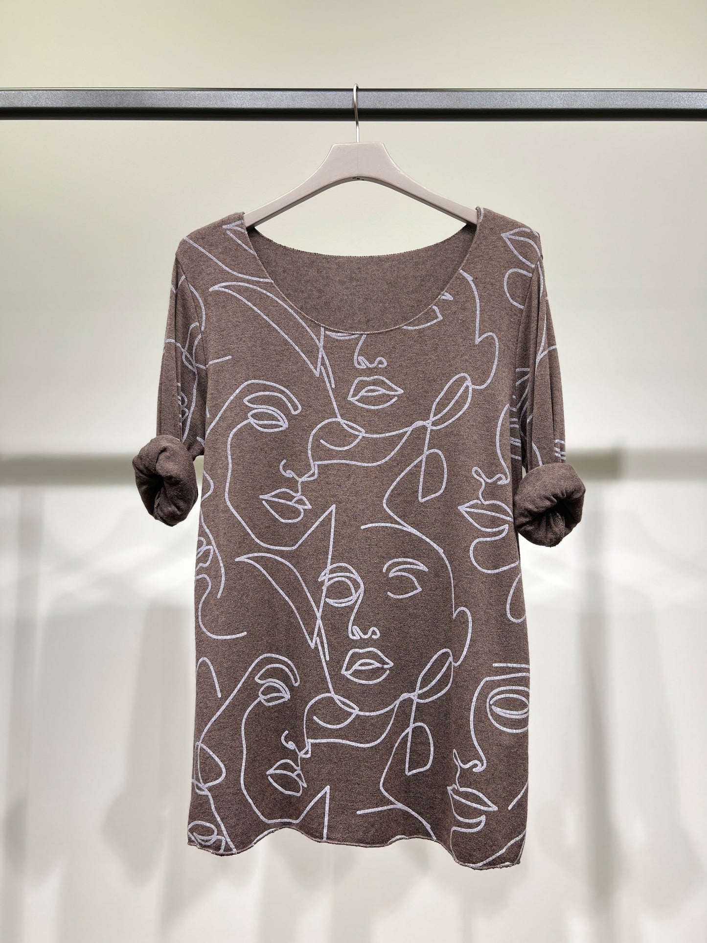 T-Shirt Manche Longue Col Rond à Motif Visages