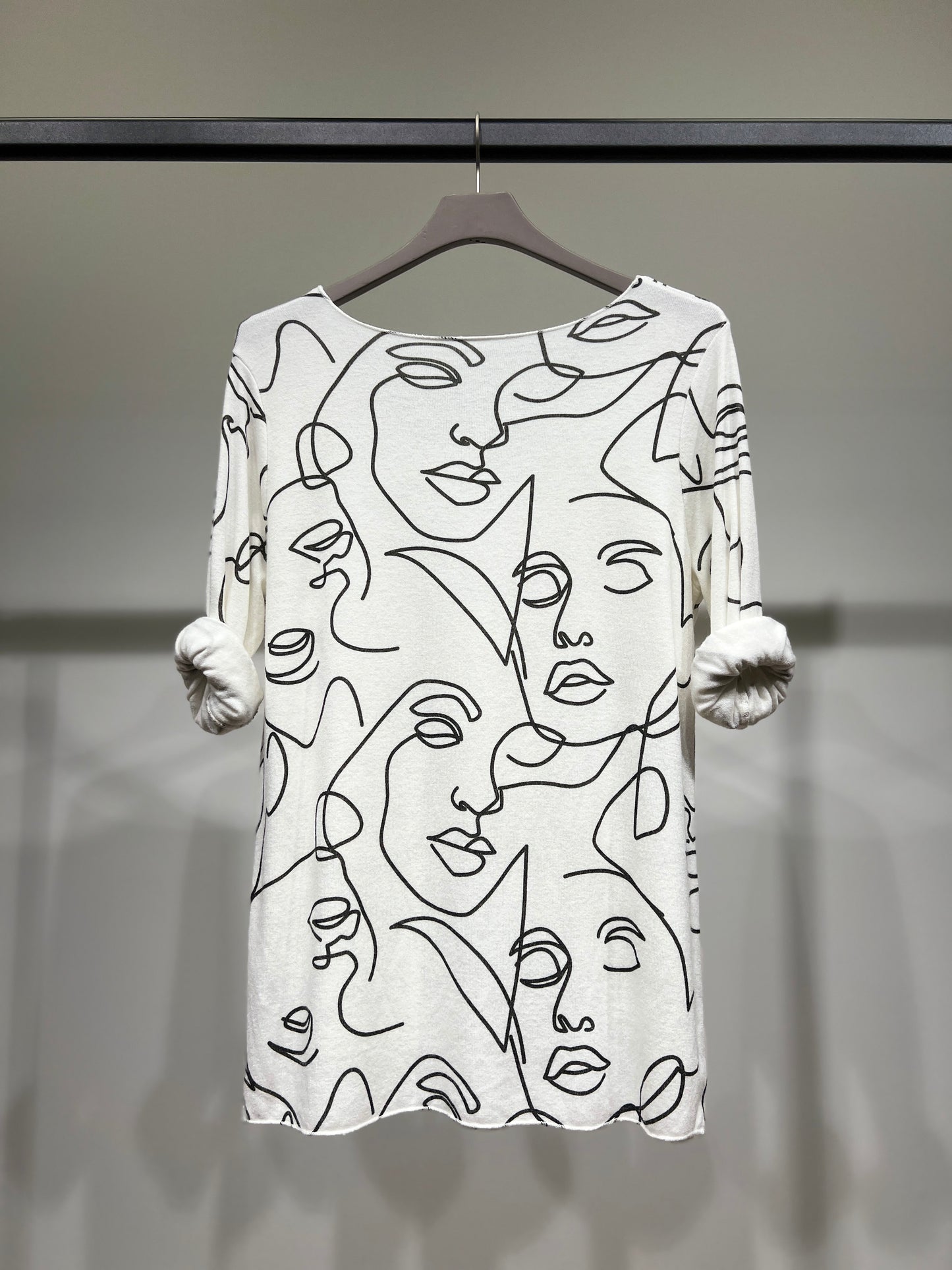 T-Shirt Manche Longue Col Rond à Motif Visages