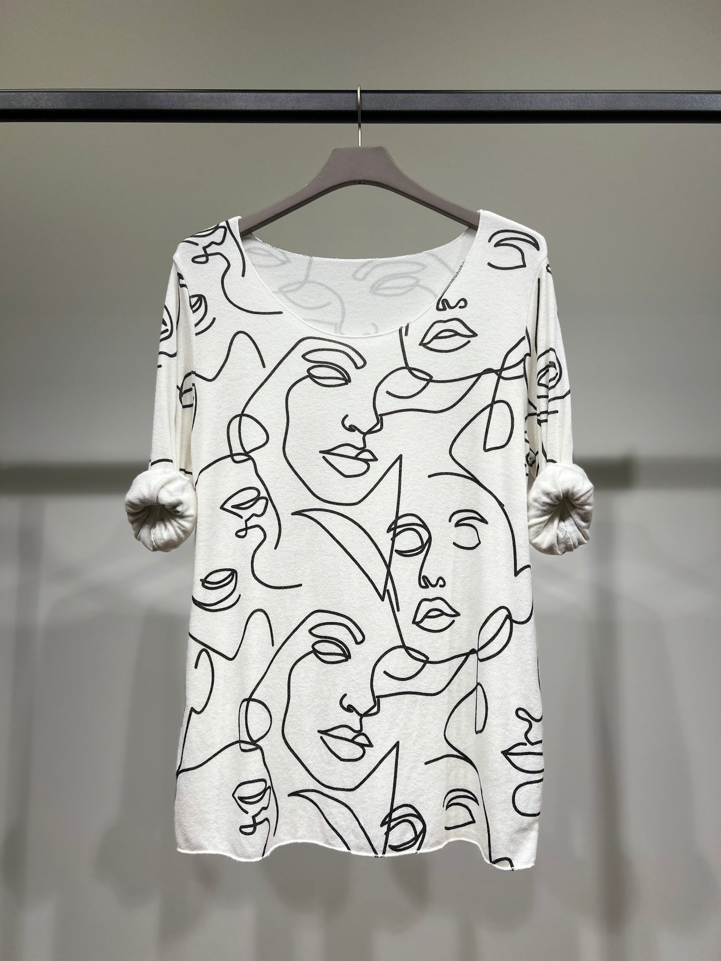 T-Shirt Manche Longue Col Rond à Motif Visages