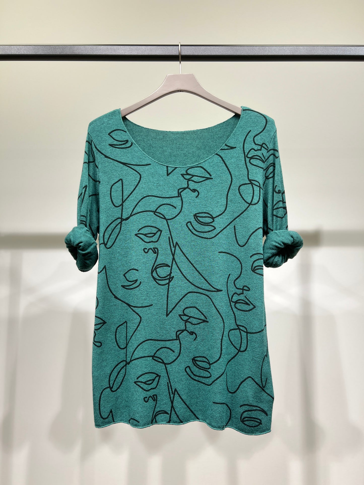 T-Shirt Manche Longue Col Rond à Motif Visages