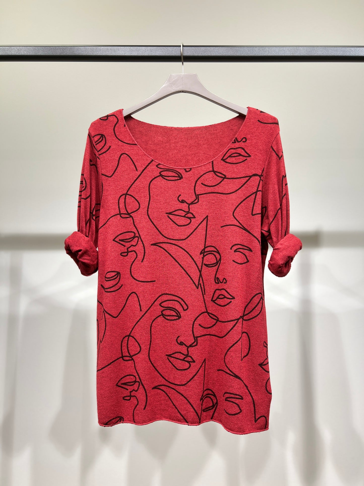 T-Shirt Manche Longue Col Rond à Motif Visages