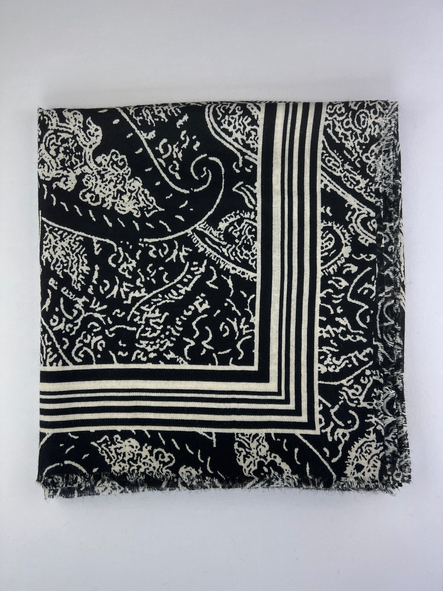 Two-tone Square Scarf with Floral Pattern 100% Viscose