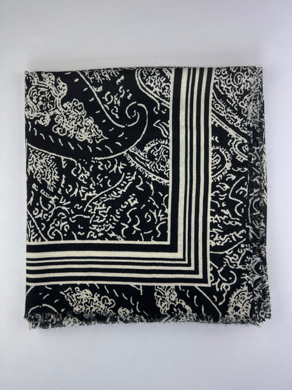 Two-tone Square Scarf with Floral Pattern 100% Viscose