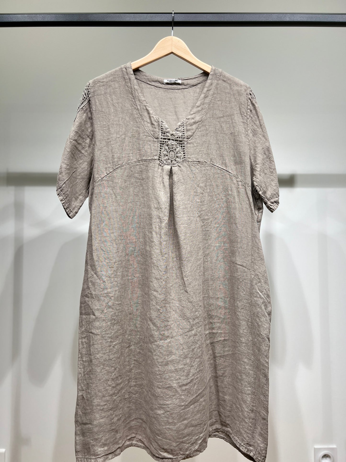 Robe Manche Courte Col V Dentelle Poches 100% Lin