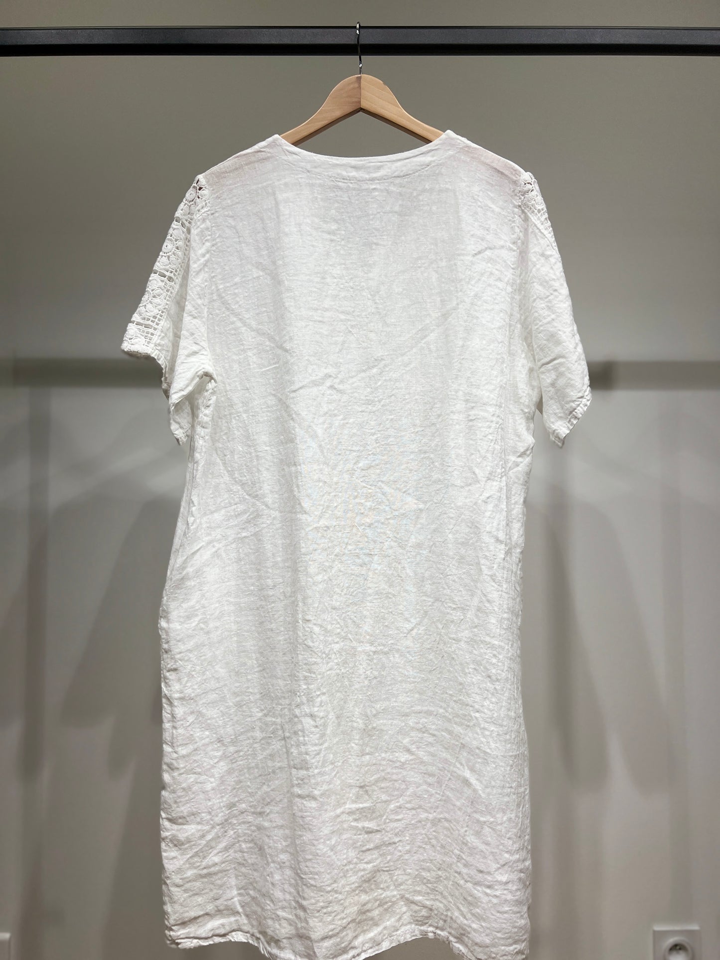 Robe Manche Courte Col V Dentelle Poches 100% Lin