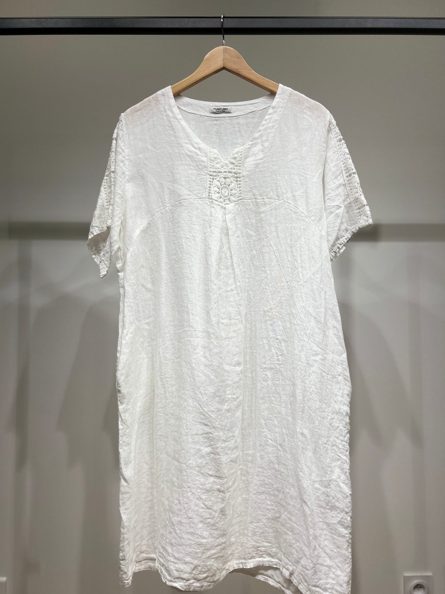 Robe Manche Courte Col V Dentelle Poches 100% Lin