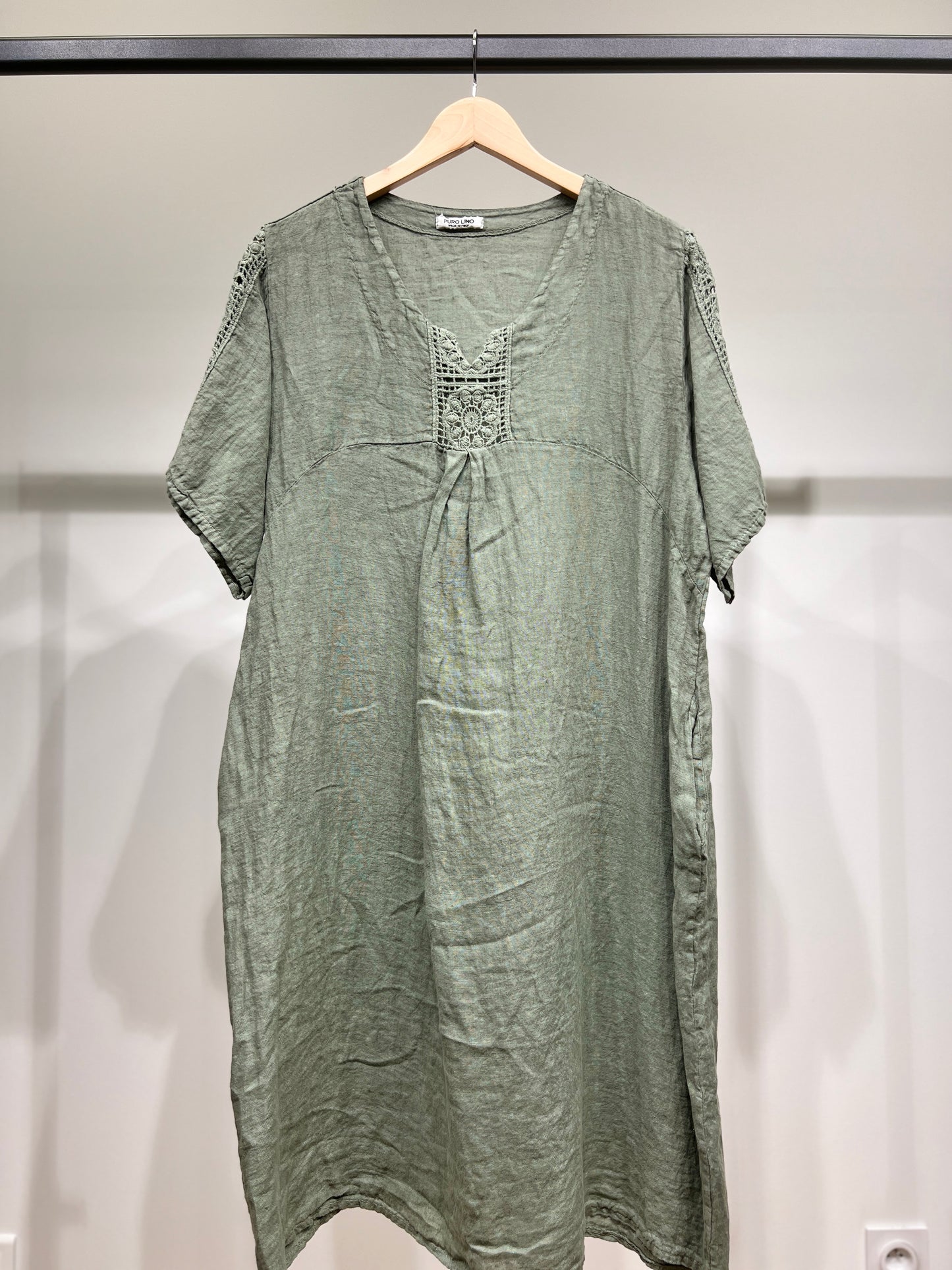 Robe Manche Courte Col V Dentelle Poches 100% Lin