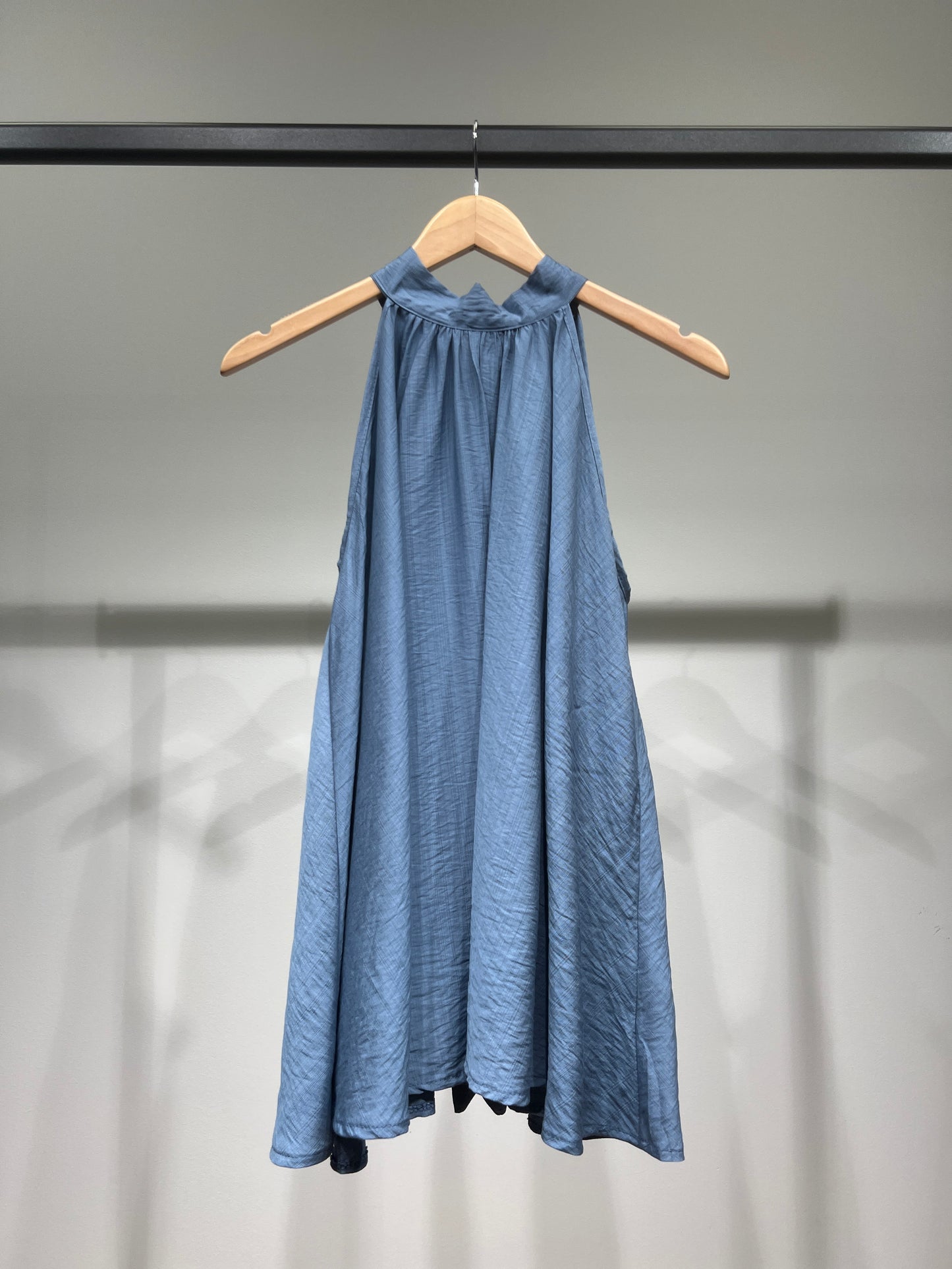 Top Large Col Halter Sans Manches Dos Nu Noué Coupe Évasé