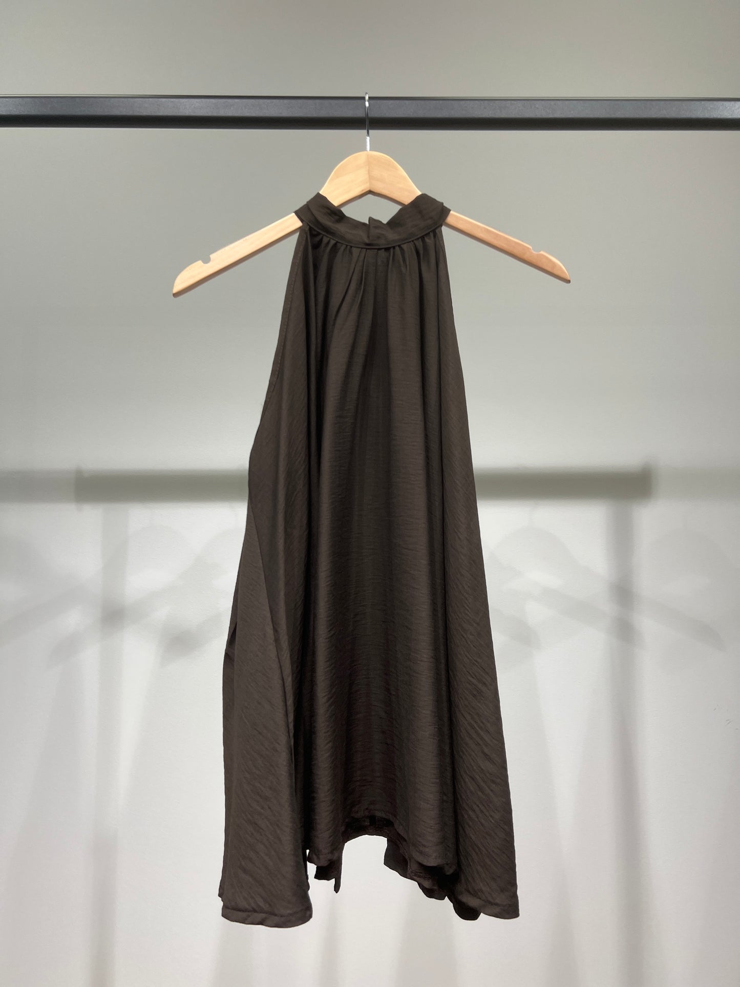 Top Large Col Halter Sans Manches Dos Nu Noué Coupe Évasé