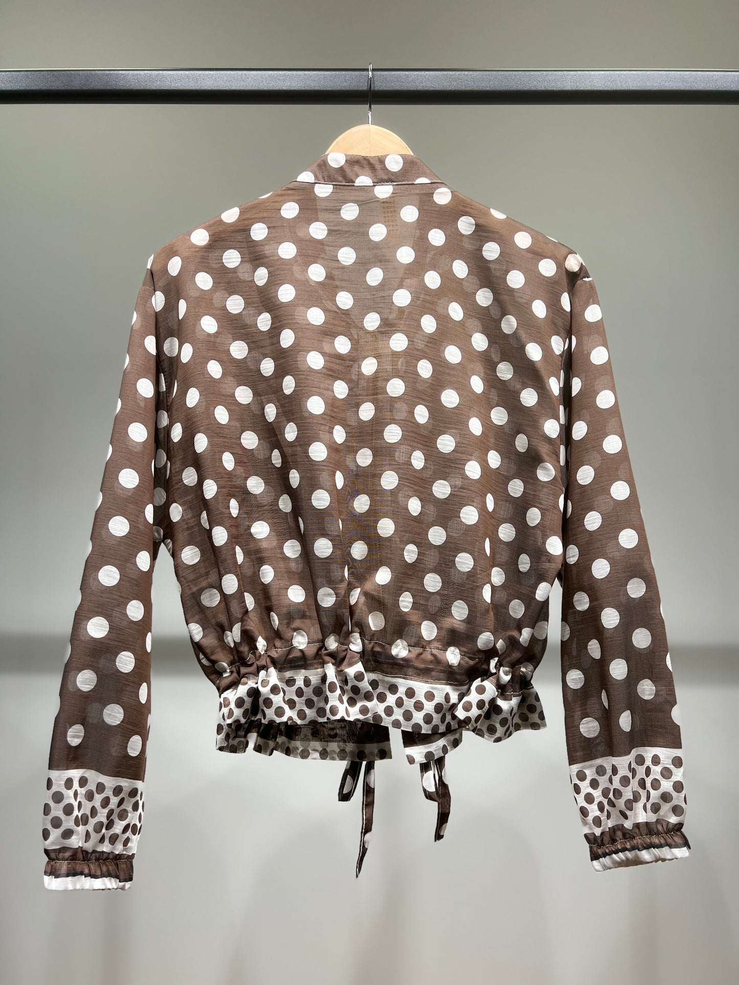 Veste Courte Légère Zippé Imprimé à Pois Fin Taille à Cordon