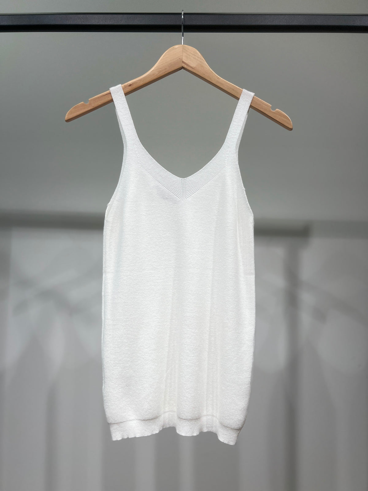 Débardeur Maille Côtelé Simple Col V Bretelles Larges Taillé S/M-M/L