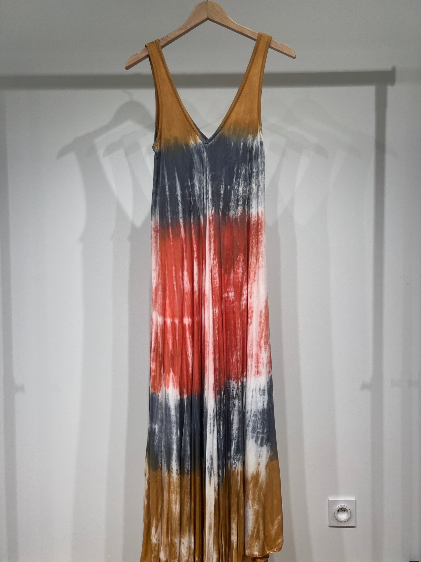 Tricolor Tie &amp; Dye Long Dress with Wide Straps and V-Neck