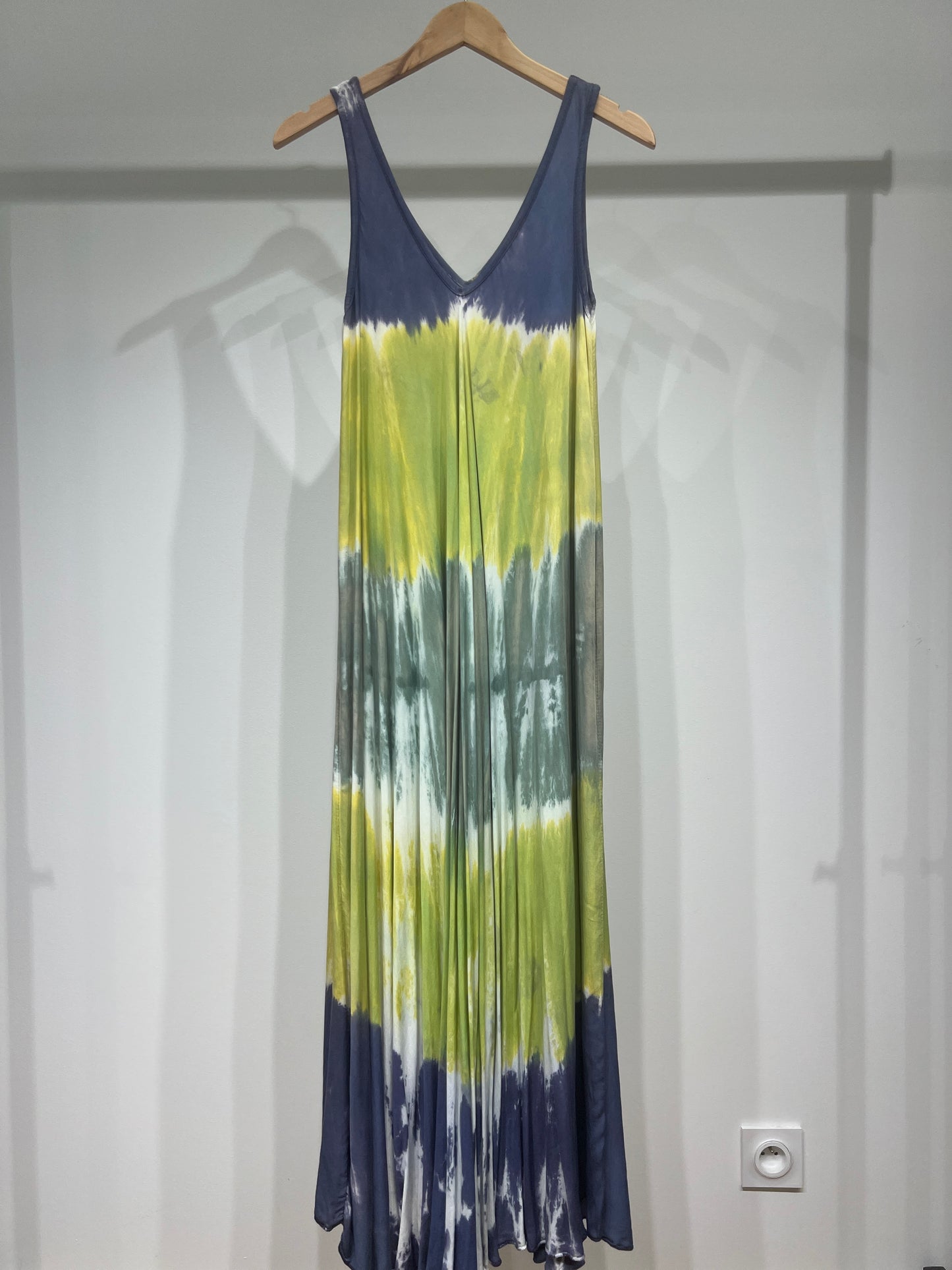 Tricolor Tie &amp; Dye Long Dress with Wide Straps and V-Neck