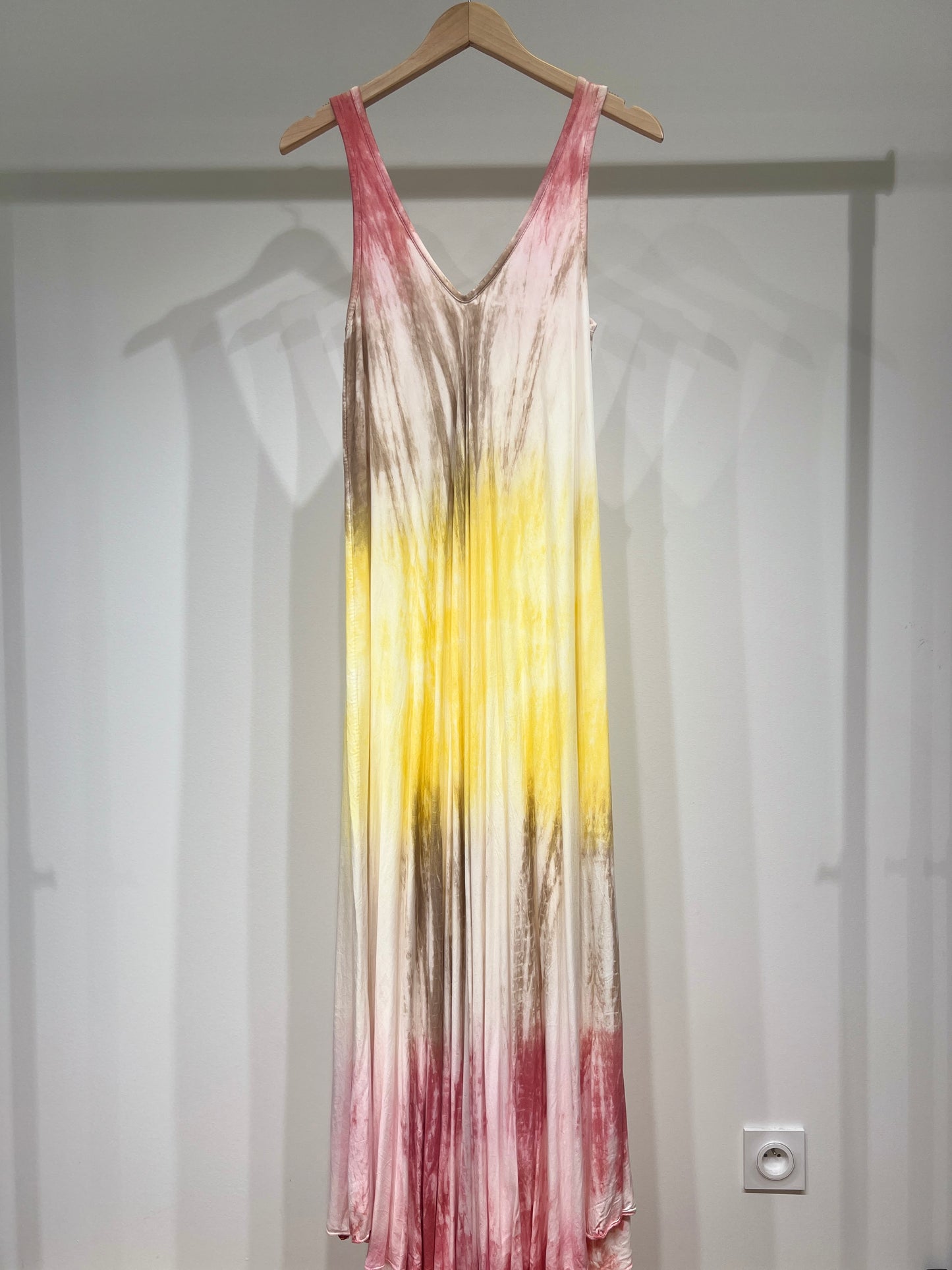 Tricolor Tie &amp; Dye Long Dress with Wide Straps and V-Neck