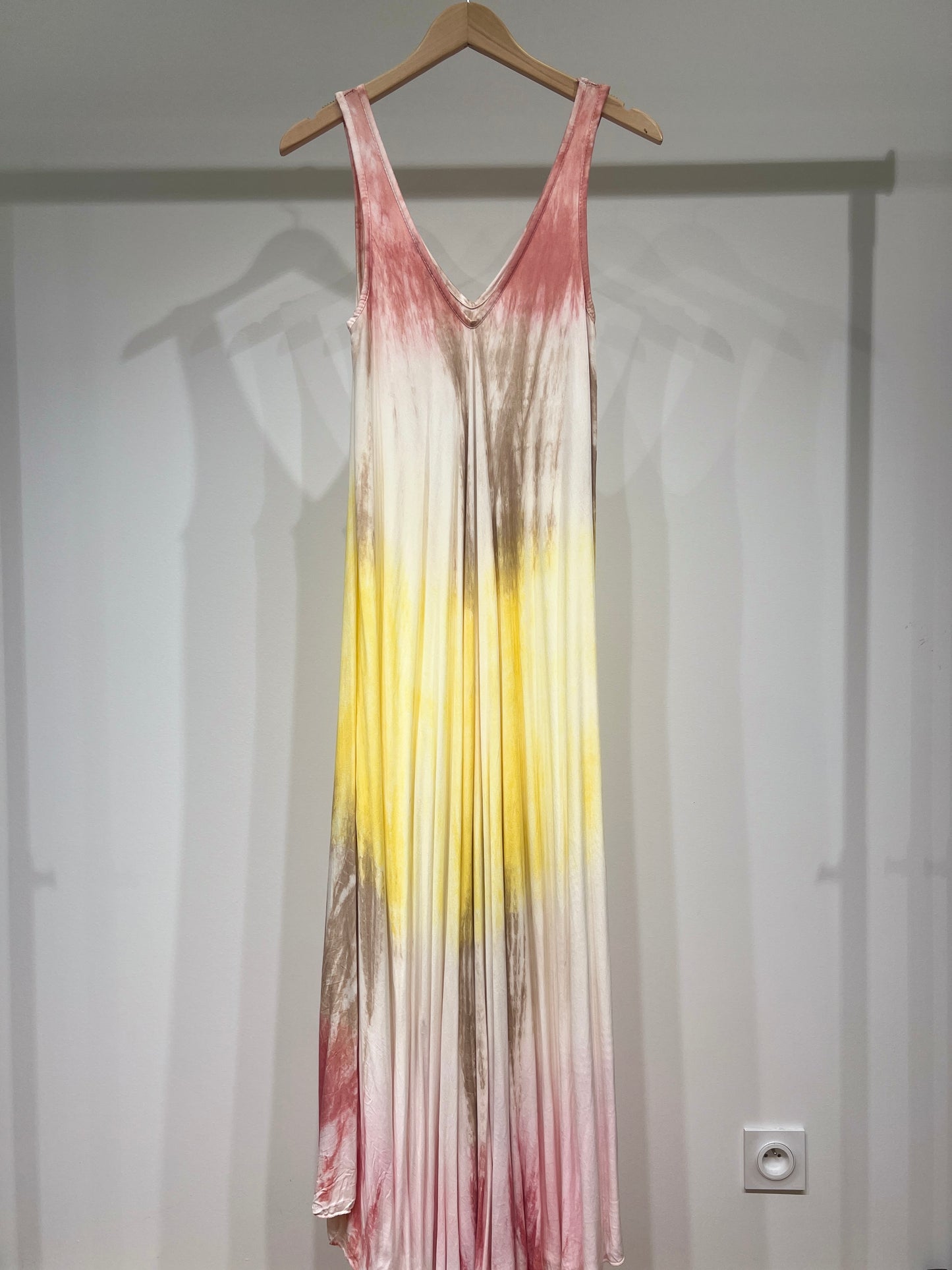 Tricolor Tie &amp; Dye Long Dress with Wide Straps and V-Neck