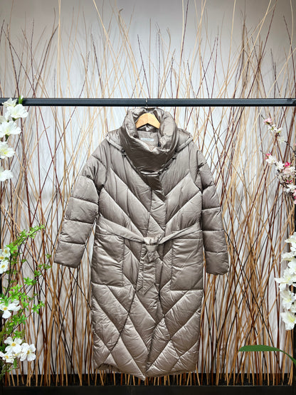 Doudoune Longue Col Montant à Capuche Boutonné & Zippé Avec Ceinture Taillé S-M-L-XL