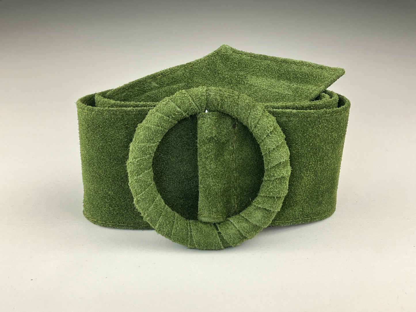 Ceinture Large En Cuir Boucle Ronde Gainée Ton Sur Ton