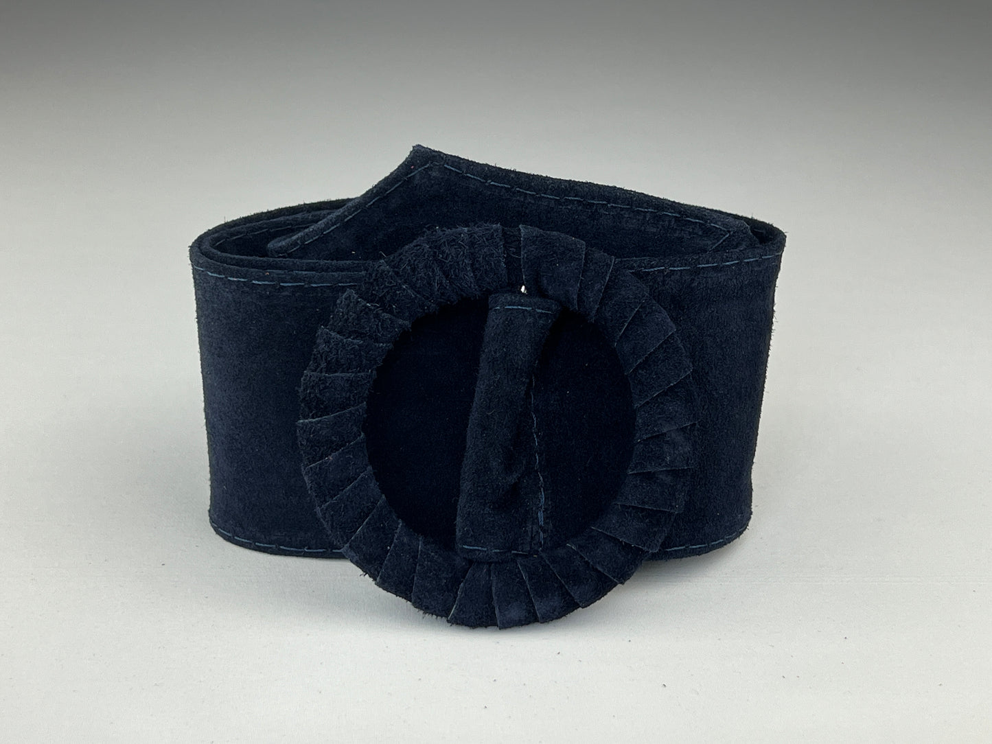 Ceinture Large En Cuir Boucle Ronde Gainée Ton Sur Ton