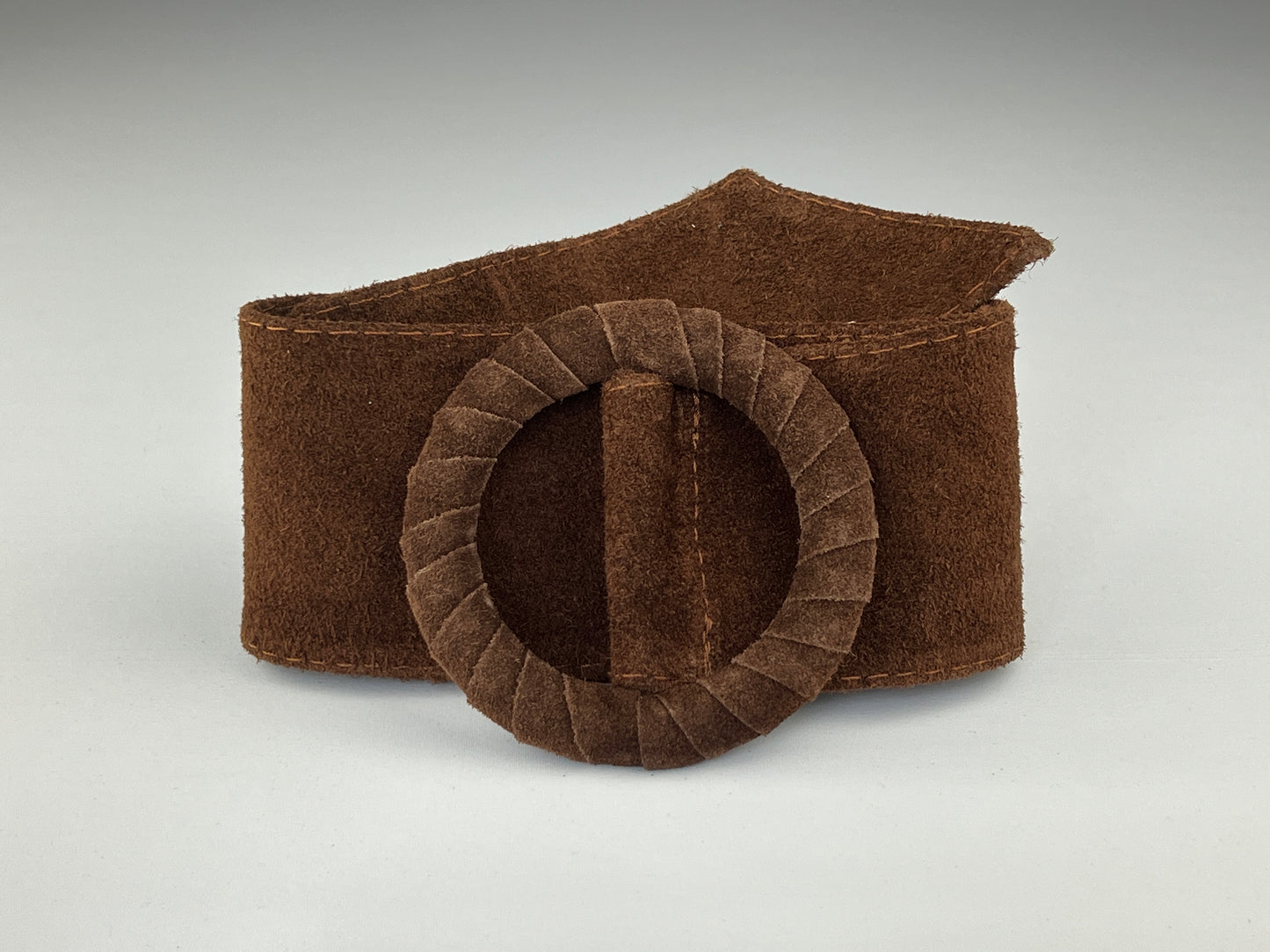 Ceinture Large En Cuir Boucle Ronde Gainée Ton Sur Ton