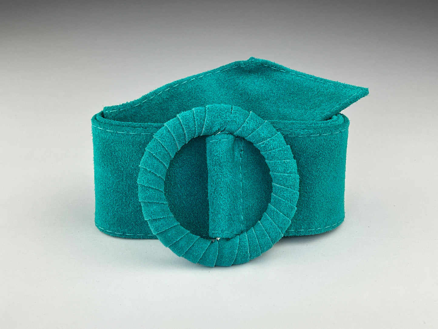 Ceinture Large En Cuir Boucle Ronde Gainée Ton Sur Ton
