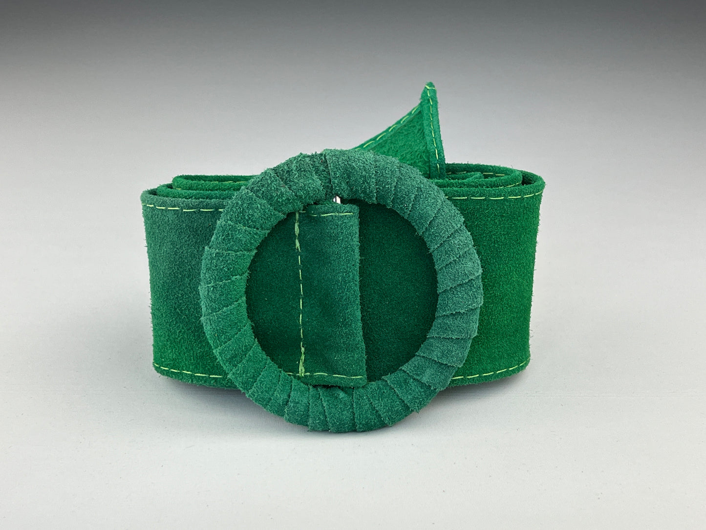 Ceinture Large En Cuir Boucle Ronde Gainée Ton Sur Ton